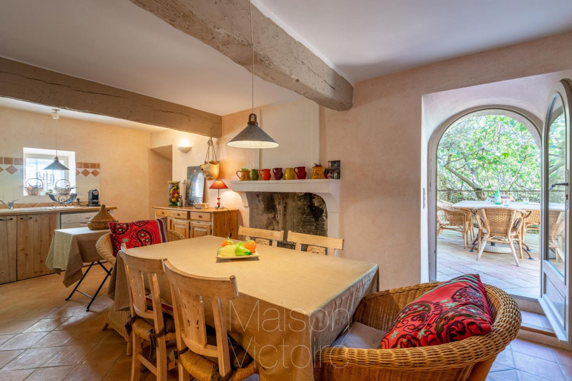 House in Gordes, Provence-Alpes-Côte d'Azur 10151720