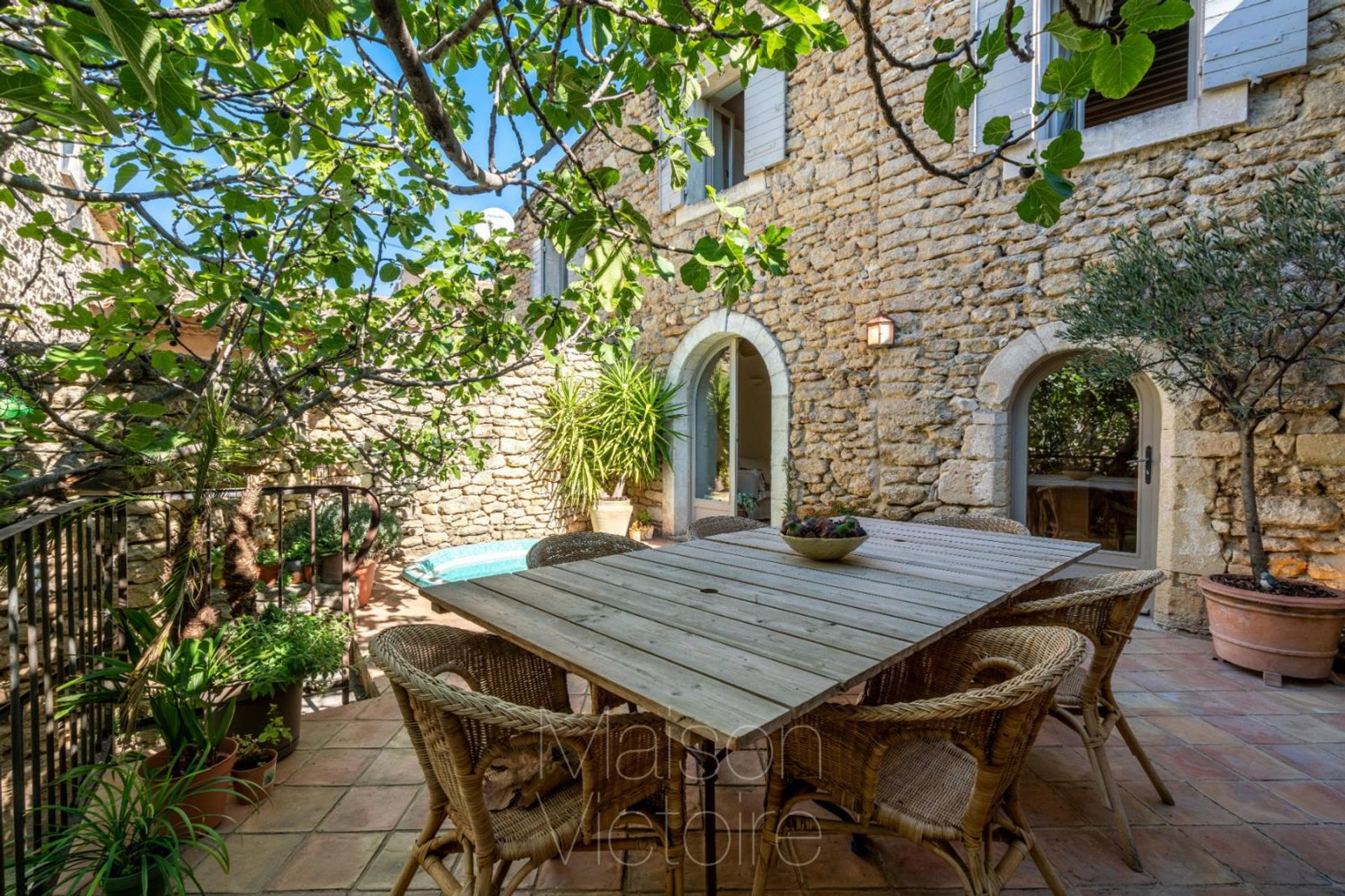 House in Gordes, Provence-Alpes-Côte d'Azur 10151720