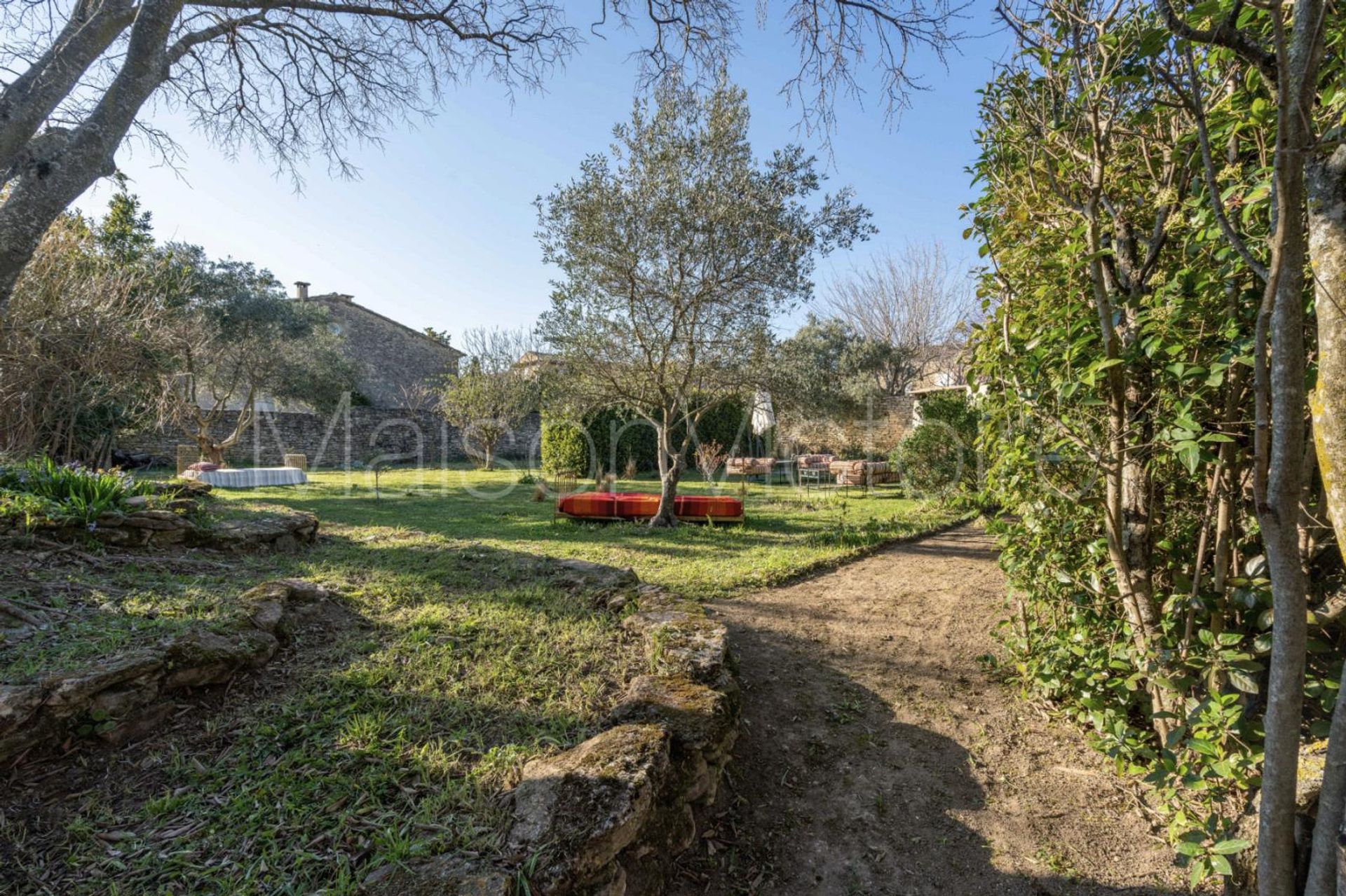 loger dans Cabrieres-d'Avignon, Provence-Alpes-Cote d'Azur 10151747