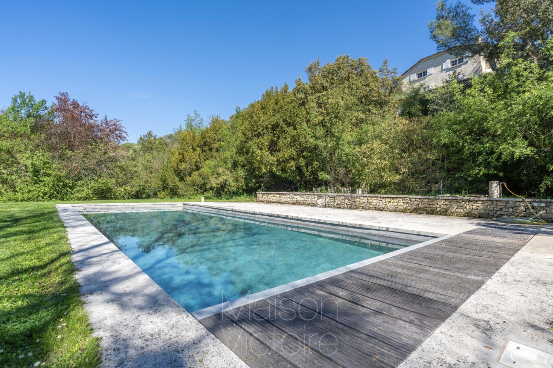 Haus im L'Isle-sur-la-Sorgue, Provence-Alpes-Côte d'Azur 10151748