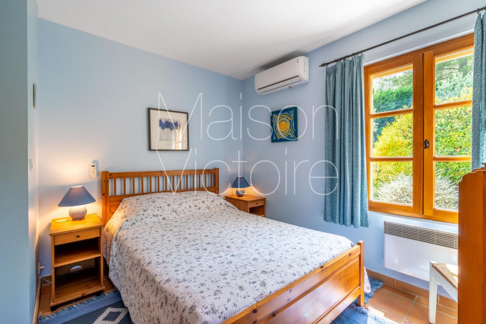 בַּיִת ב Saint-Saturnin-lès-Apt, Provence-Alpes-Côte d'Azur 10151752