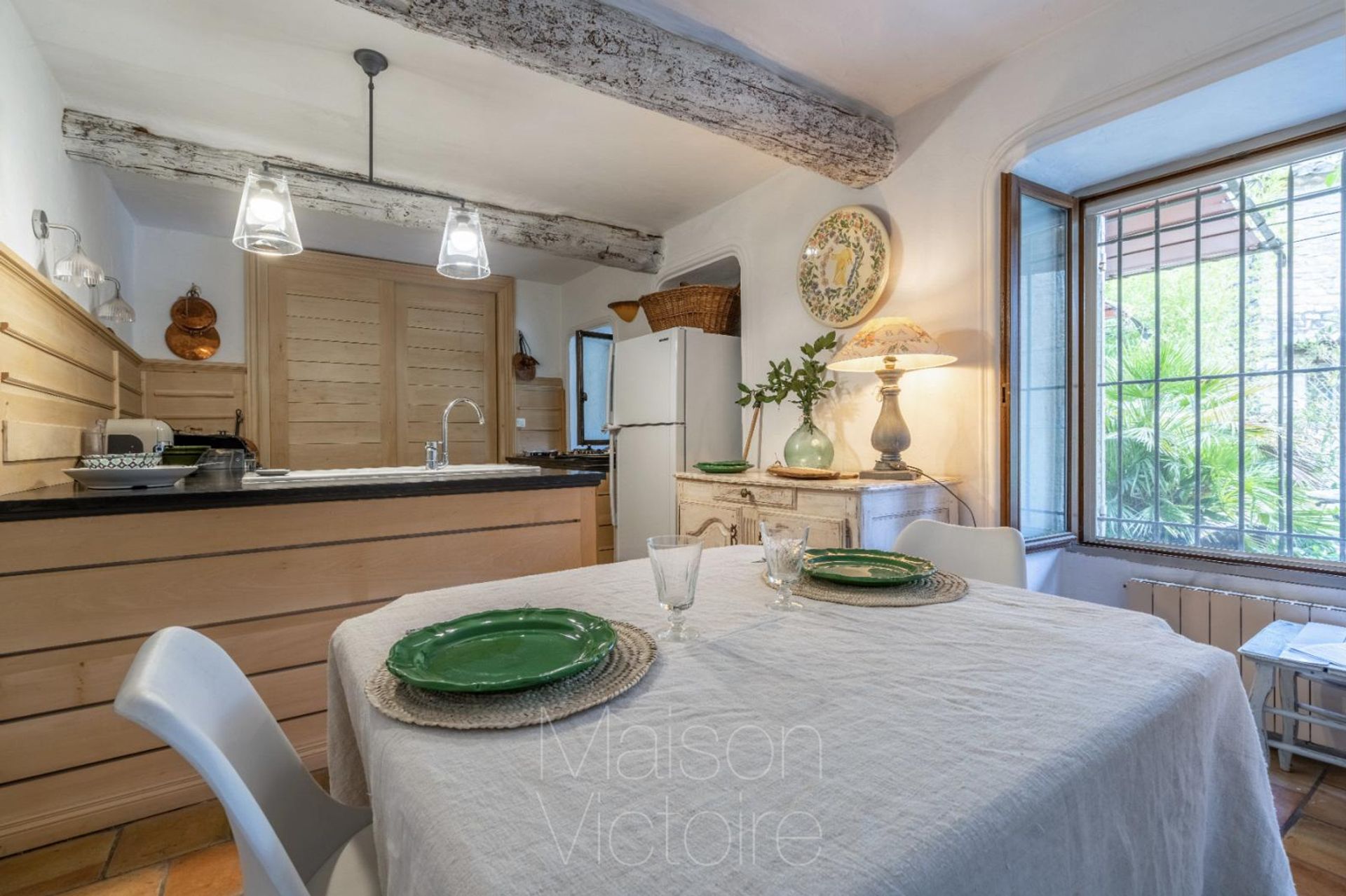 House in L'Isle-sur-la-Sorgue, Provence-Alpes-Côte d'Azur 10151758