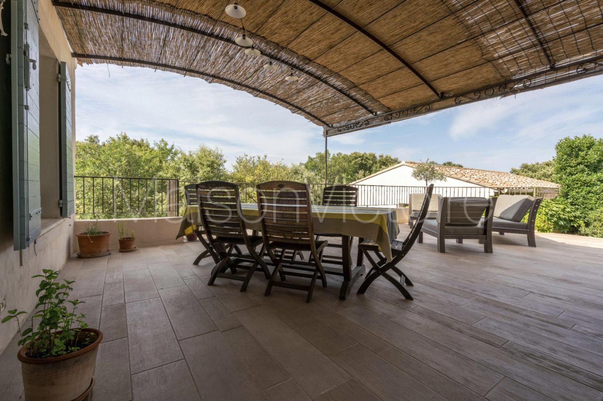 بيت في Saint-Saturnin-lès-Apt, Provence-Alpes-Côte d'Azur 10151763