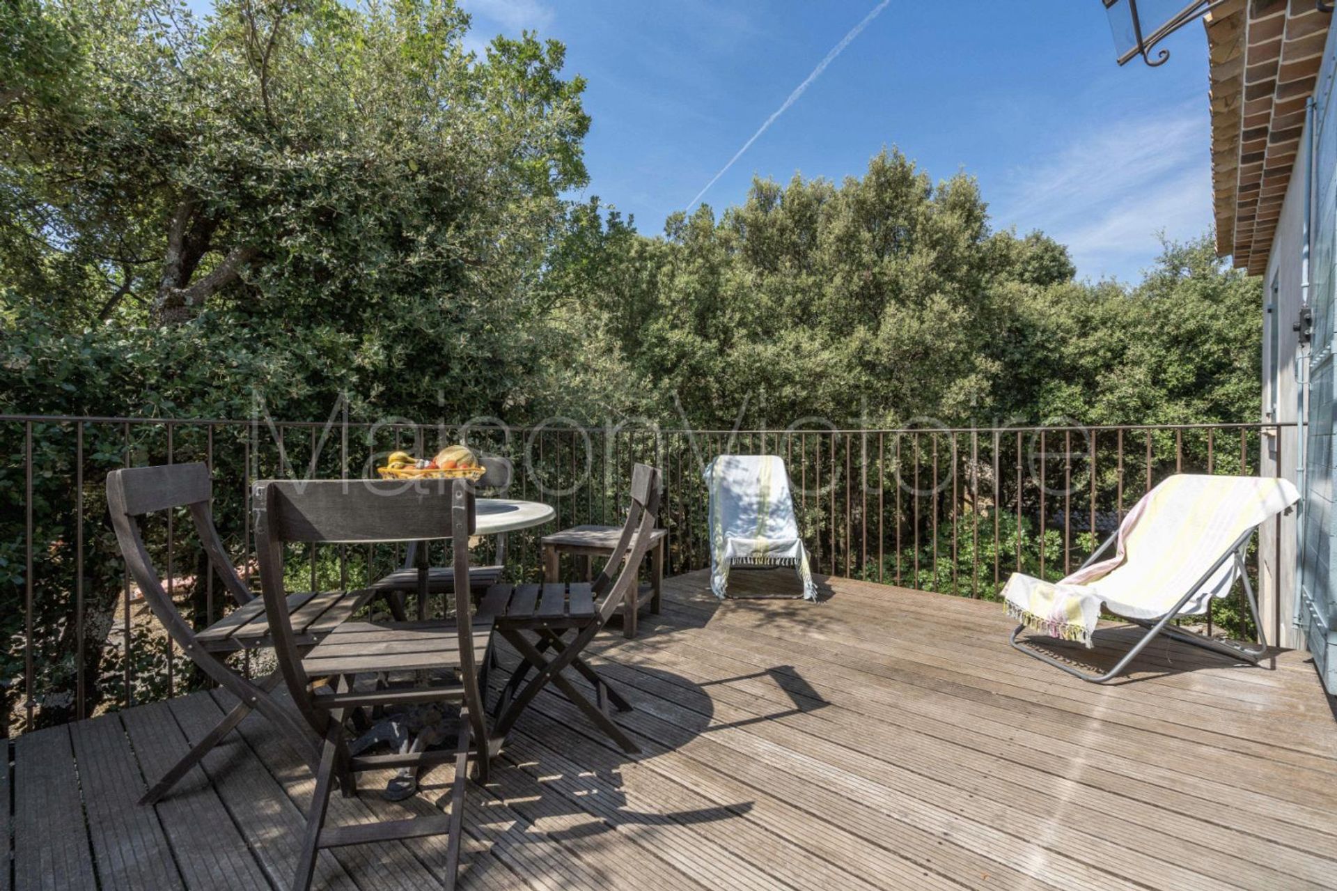 بيت في Saint-Saturnin-lès-Apt, Provence-Alpes-Côte d'Azur 10151763