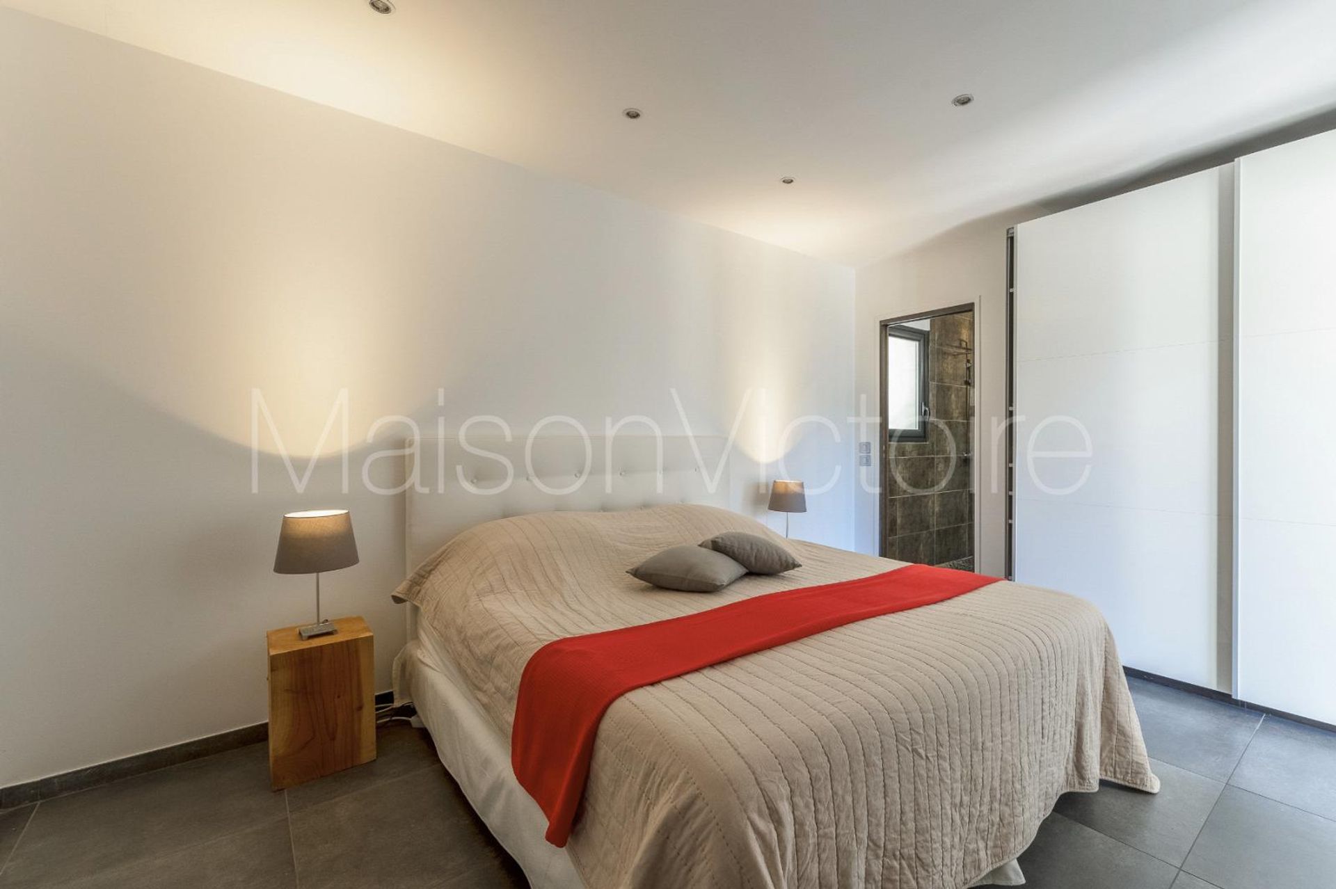 בַּיִת ב L'Isle-sur-la-Sorgue, Provence-Alpes-Côte d'Azur 10151772