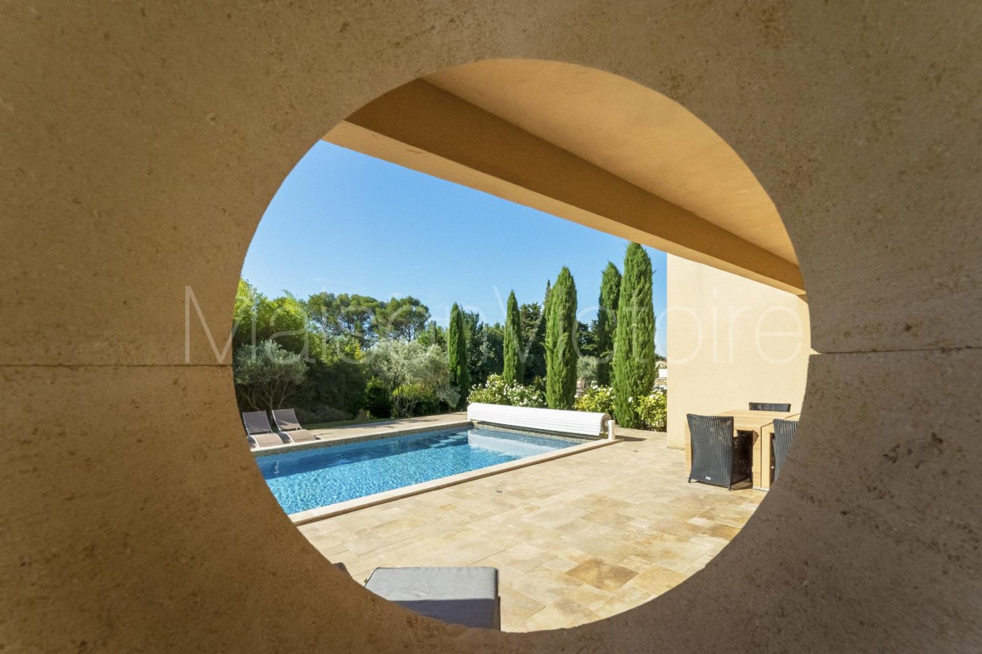 Haus im L'Isle-sur-la-Sorgue, Provence-Alpes-Côte d'Azur 10151772