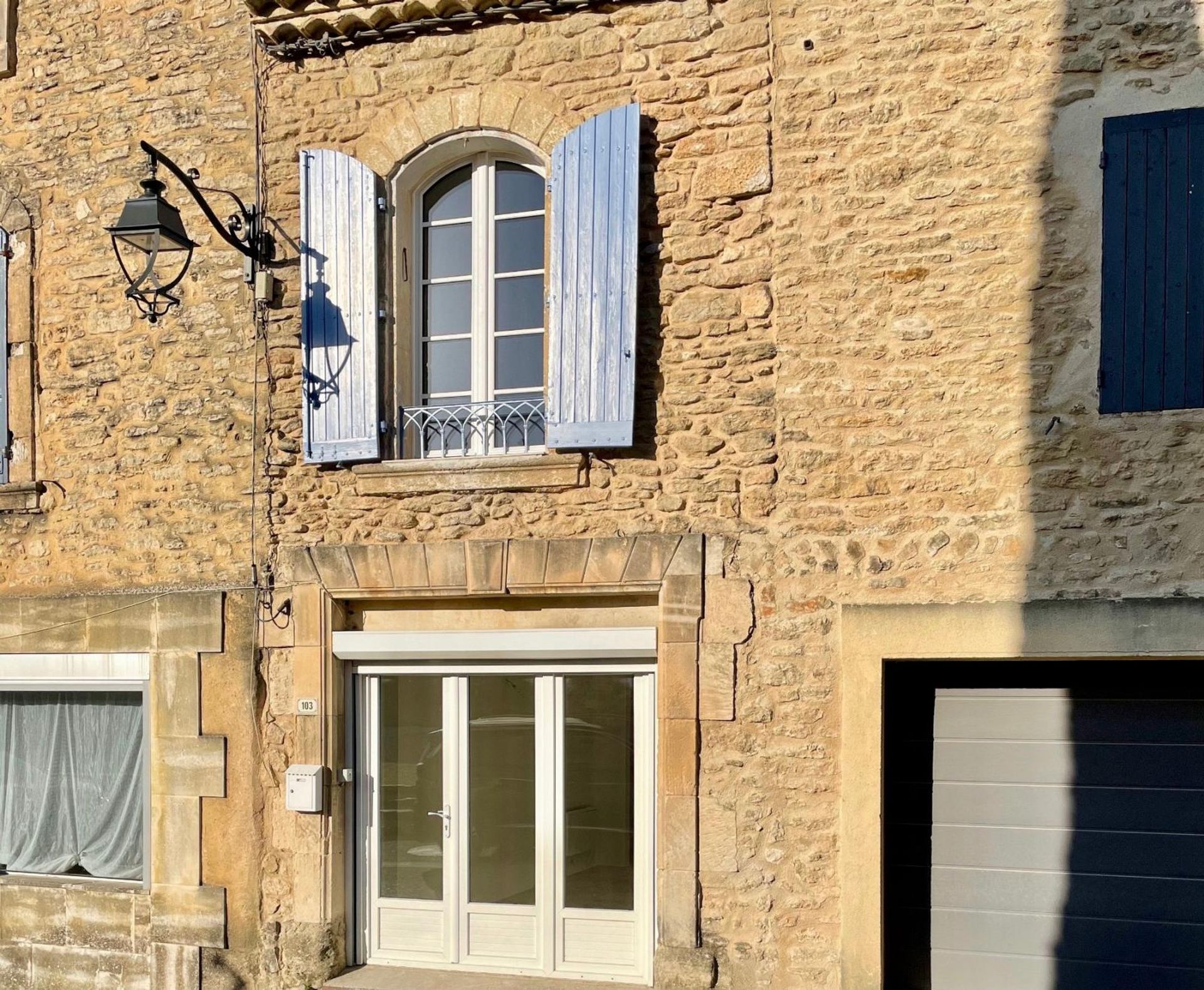 Huis in Cabrières-d'Avignon, Provence-Alpes-Côte d'Azur 10151799