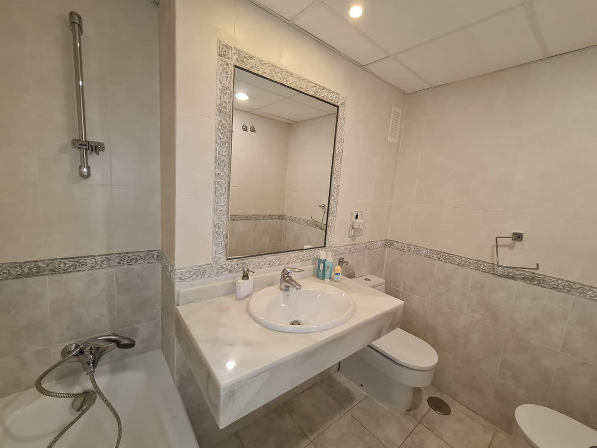 Condominio en Estepona, Andalusia 10151940