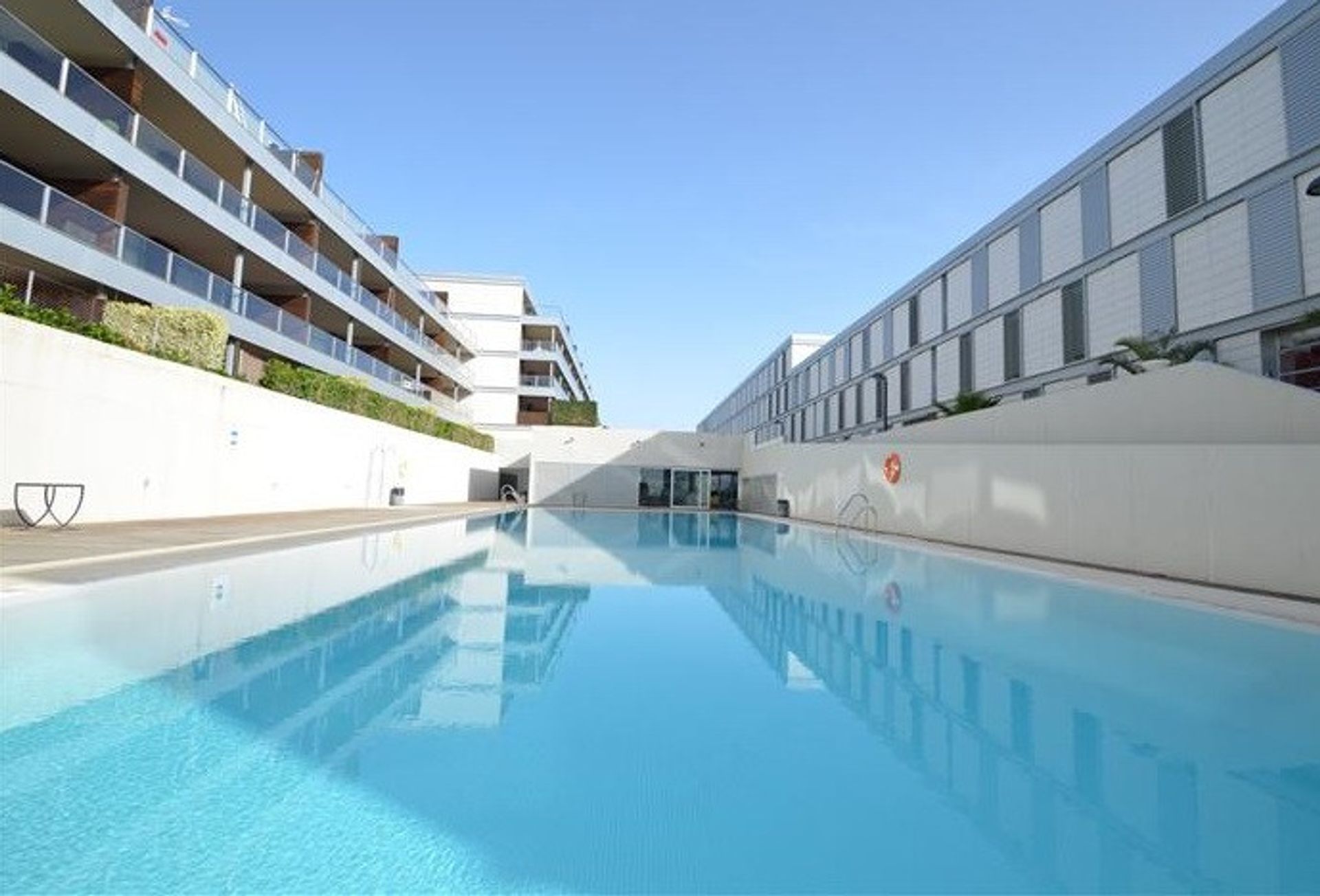 Condominium in Puerto de la Duquesa, Andalusia 10152993