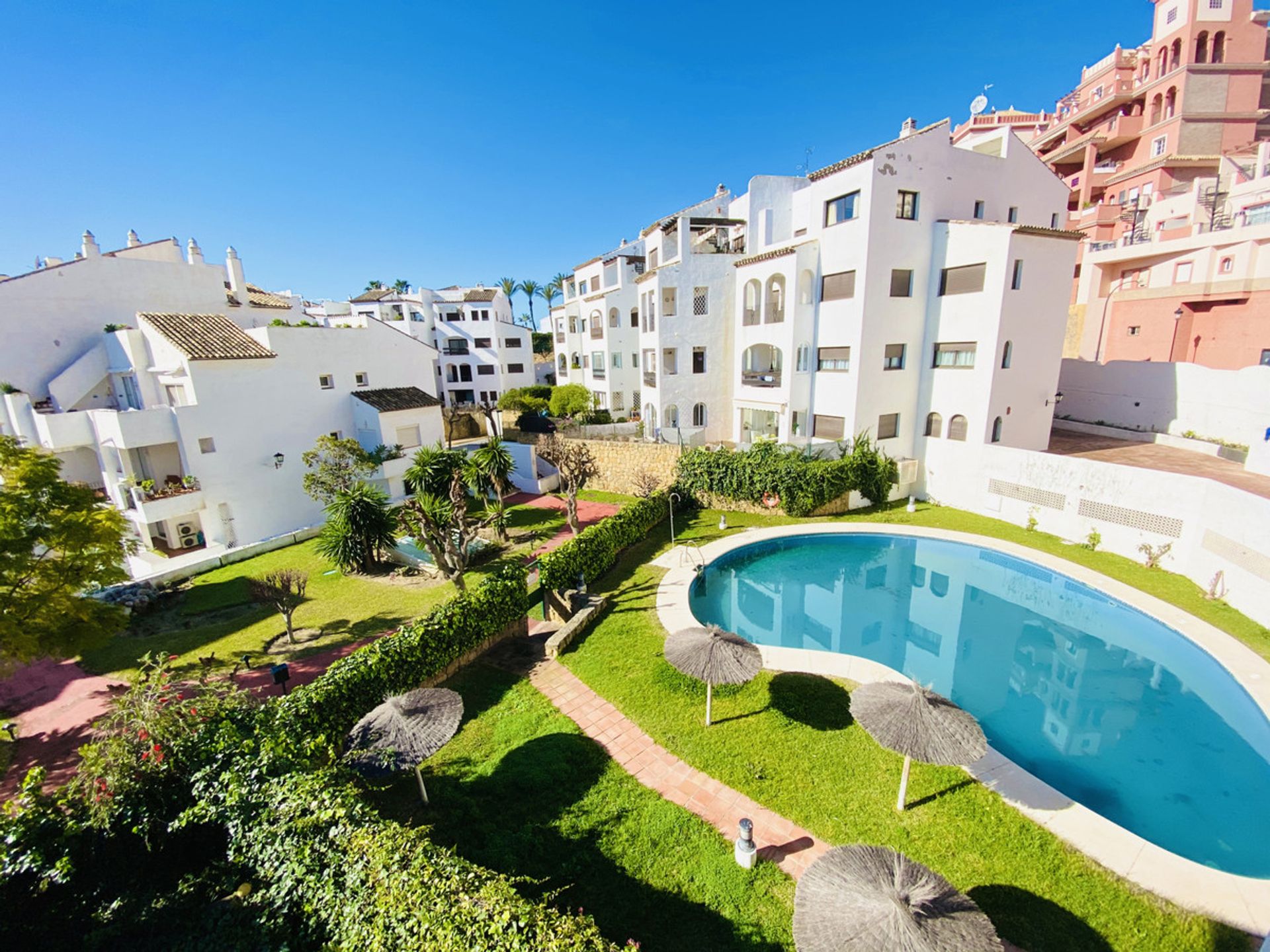 Condominio nel Puerto de la Duquesa, Andalusia 10153047