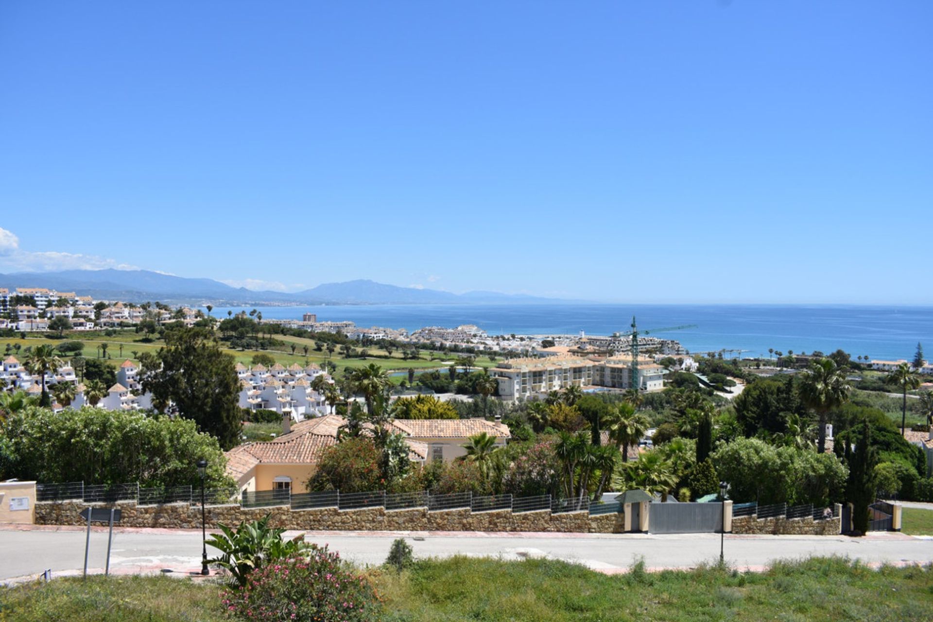 Eigentumswohnung im Puerto de la Duquesa, Andalusia 10153062