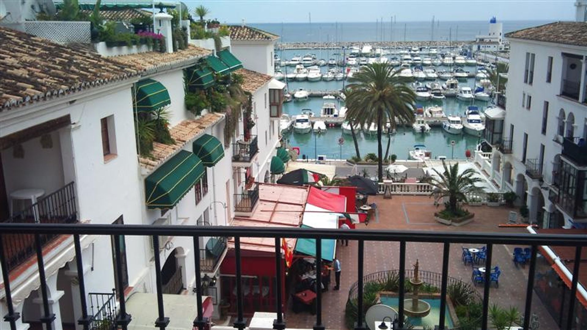 بيت في Puerto de la Duquesa, Andalusia 10153088