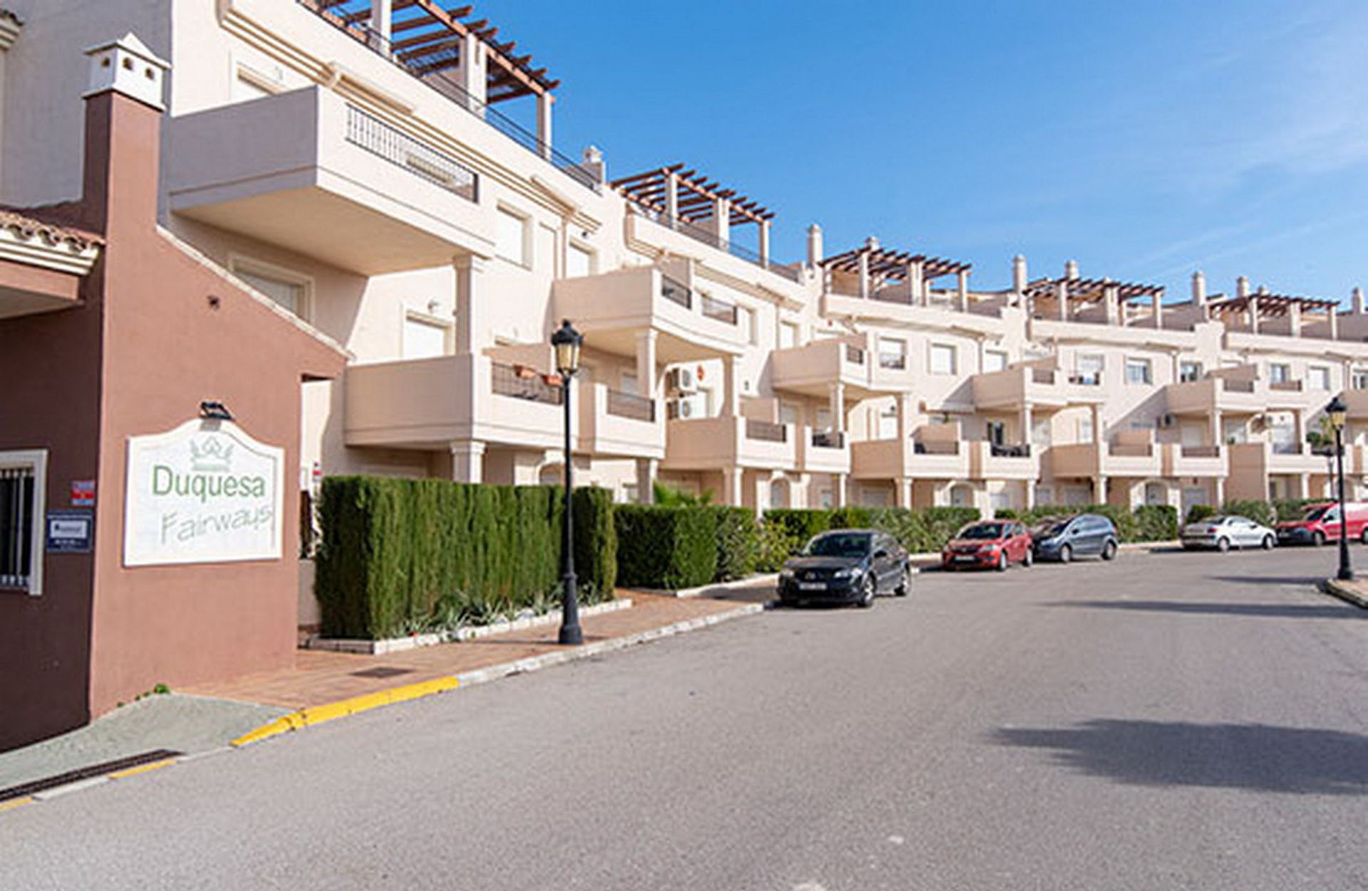 Condominium in Puerto de la Duquesa, Andalusia 10153153