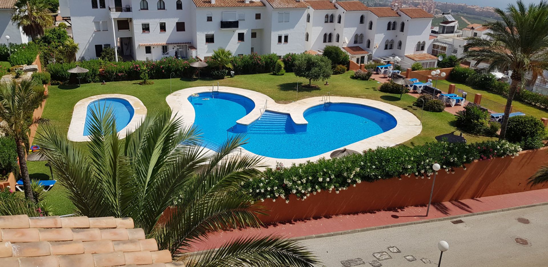 Huis in Puerto de la Duquesa, Andalusia 10154023