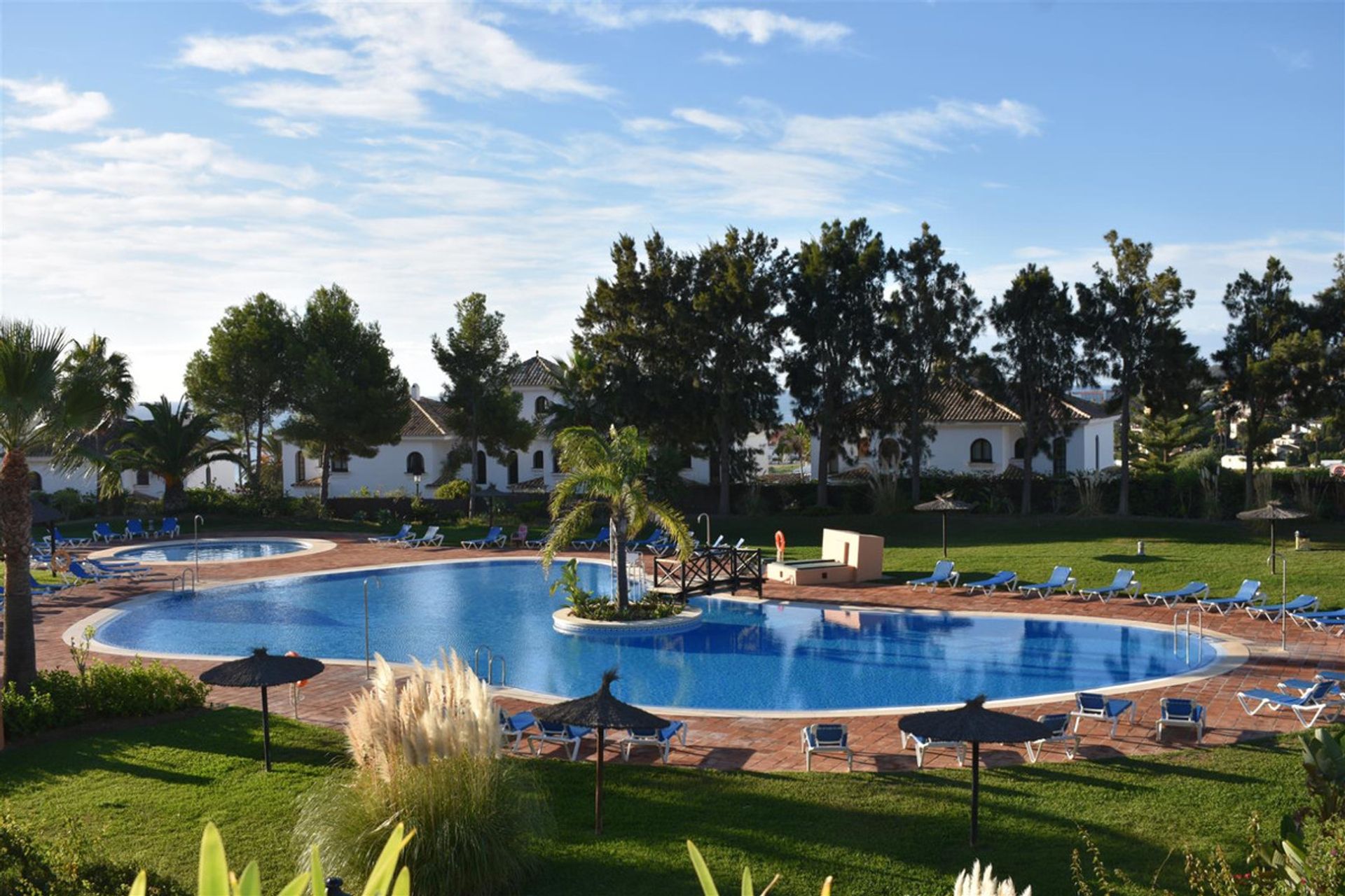 Condominium in Castillo de Sabinillas, Andalusia 10154168