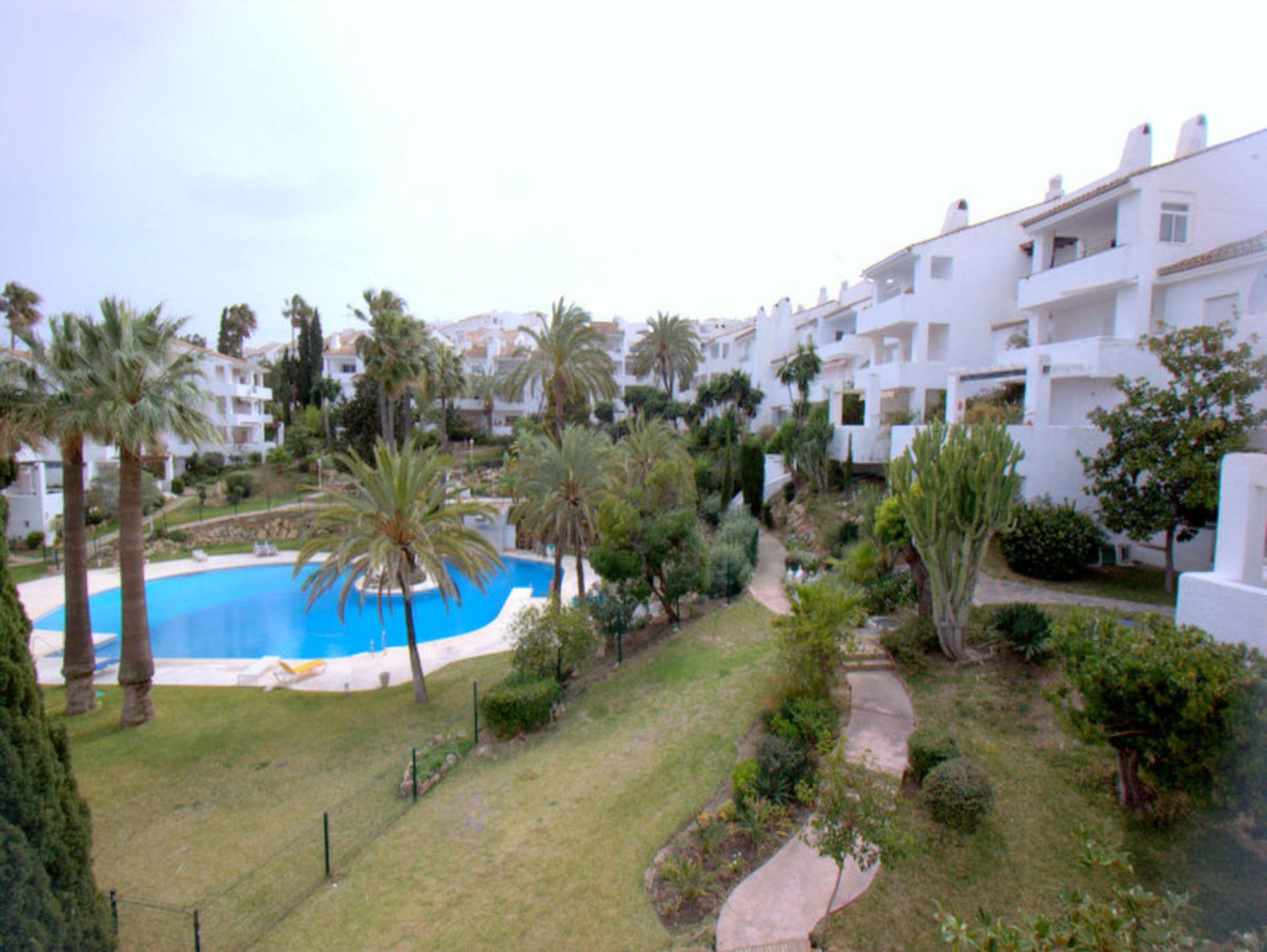 Rumah di Puerto de la Duquesa, Andalusia 10154308