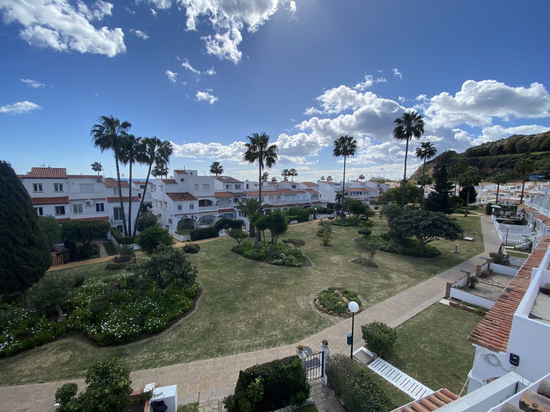 Rumah di Puerto de la Duquesa, Andalusia 10154494