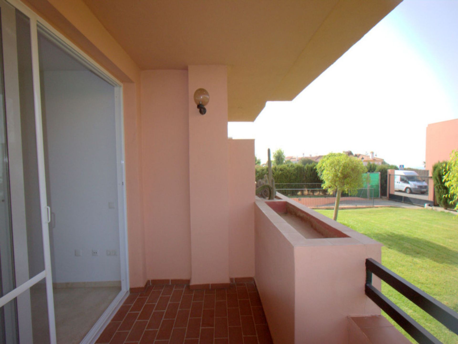 Condominium in Puerto de la Duquesa, Andalusia 10154606