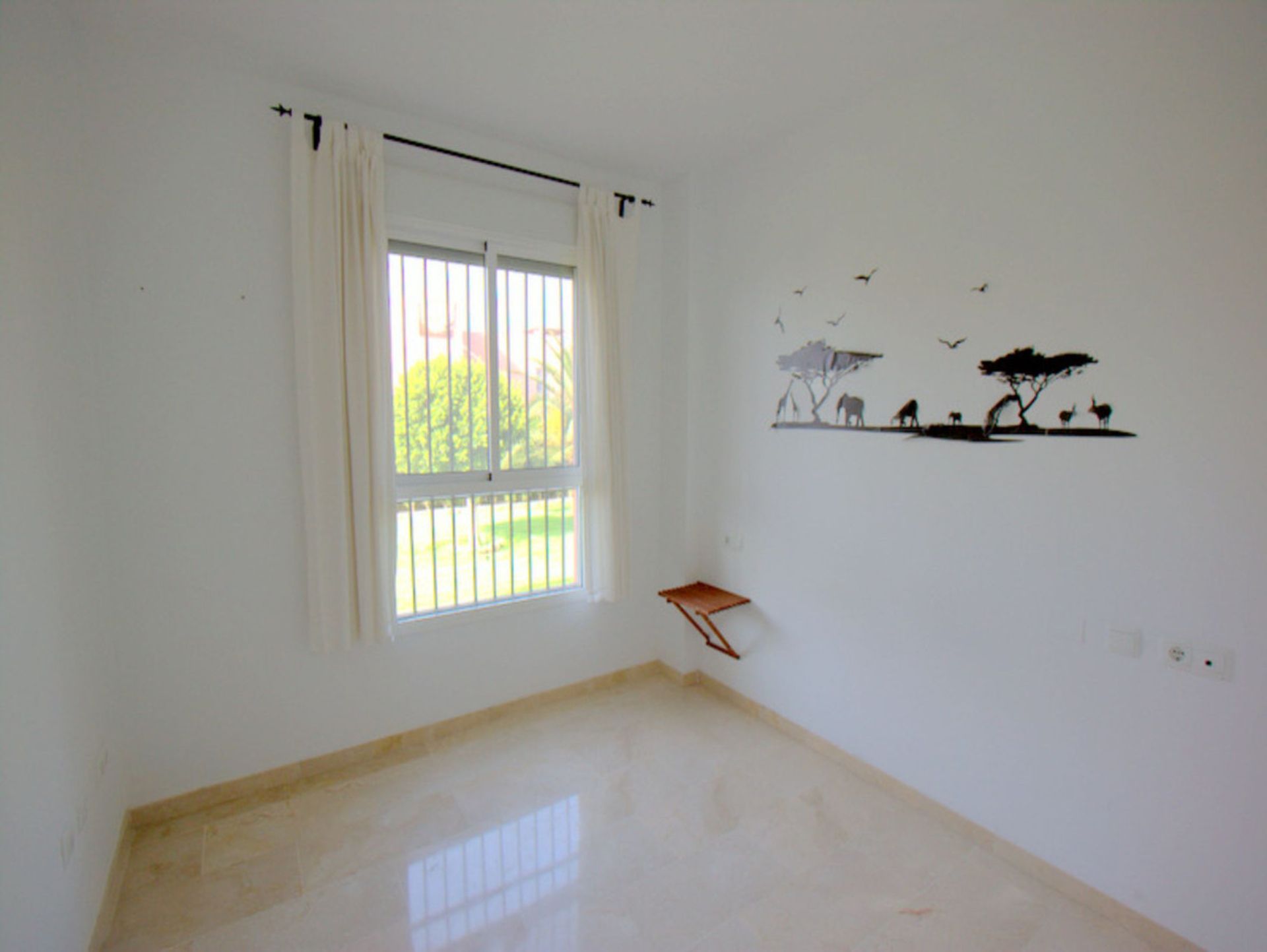 Condominium in Puerto de la Duquesa, Andalusia 10154606