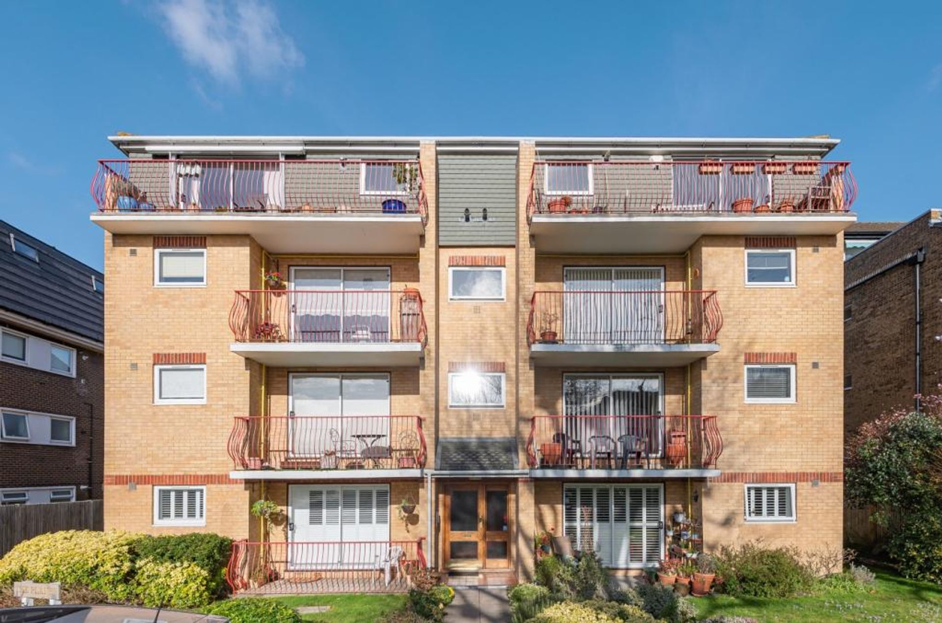 Condominium in , England 10155755