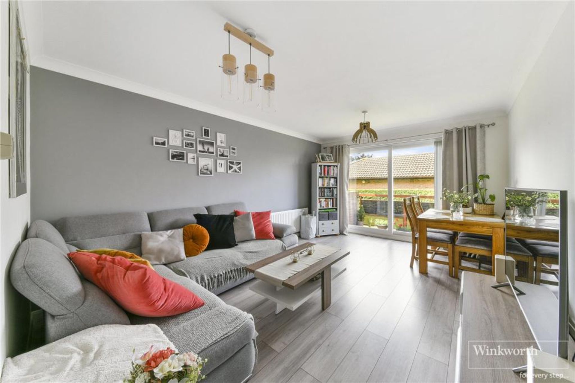 Condominium in Elmers Einde, Bromley 10156123