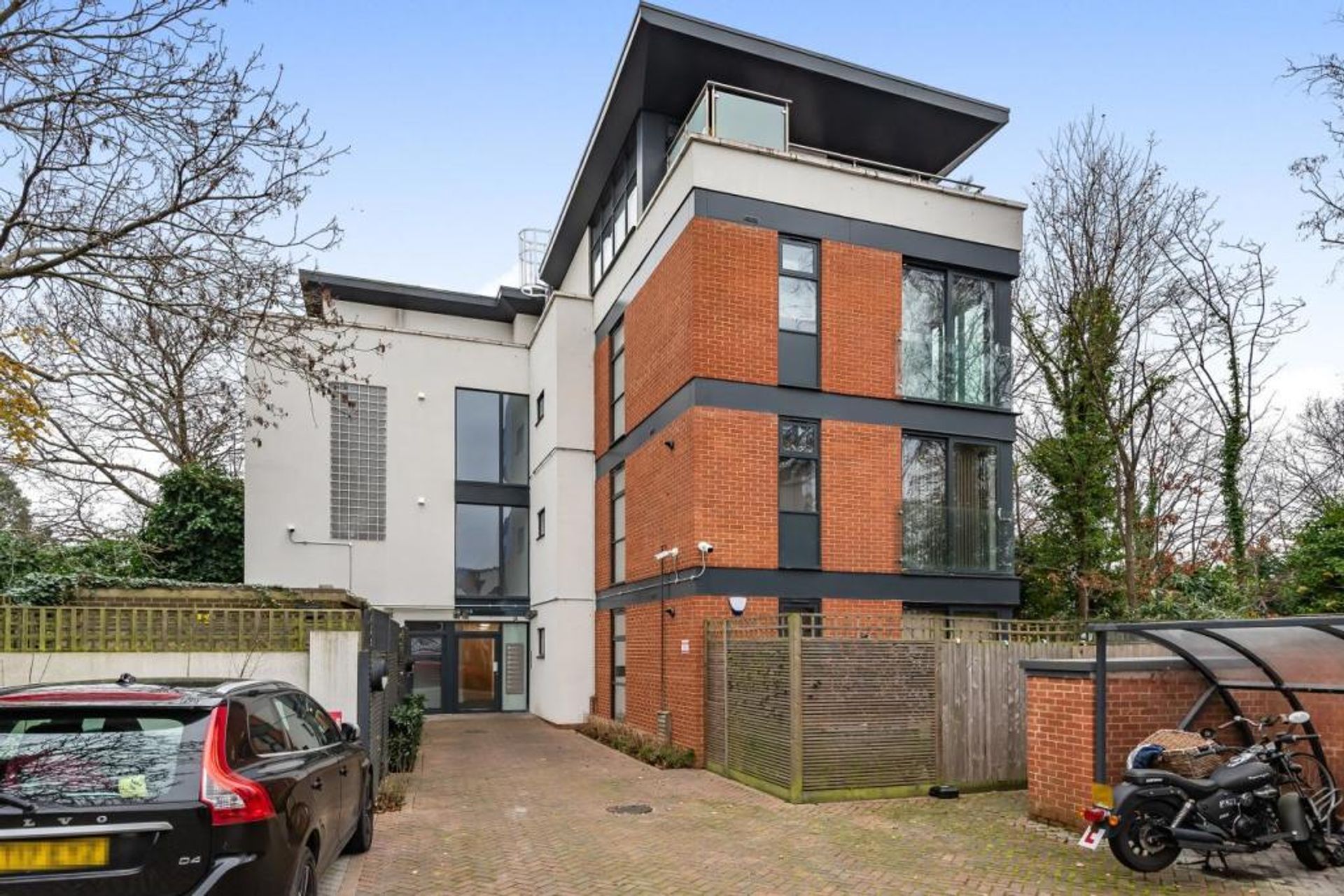 Condominium in , England 10156229