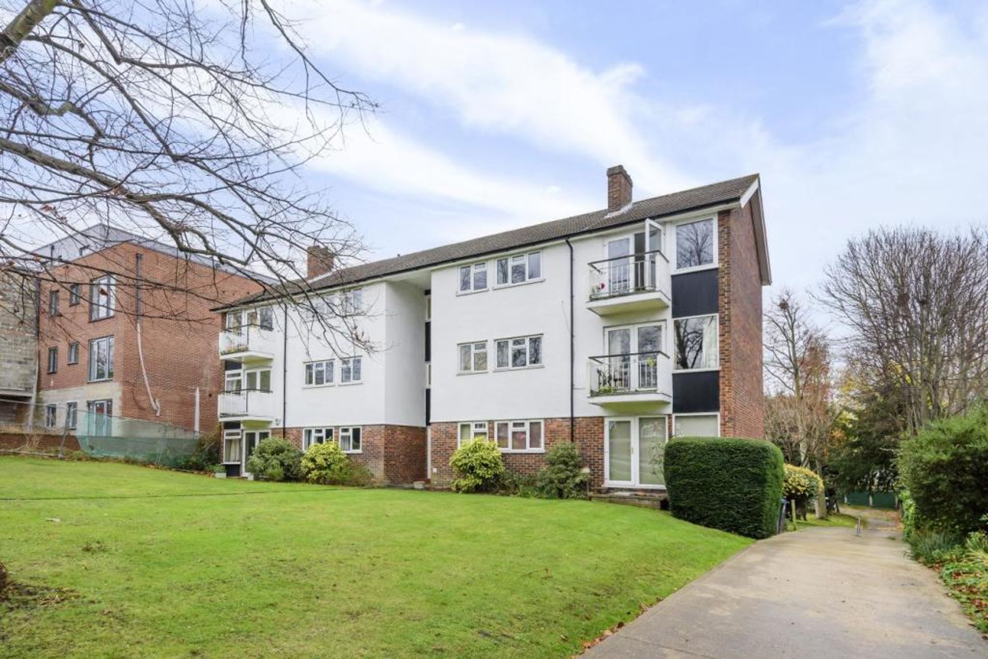 Condominium in , England 10156296