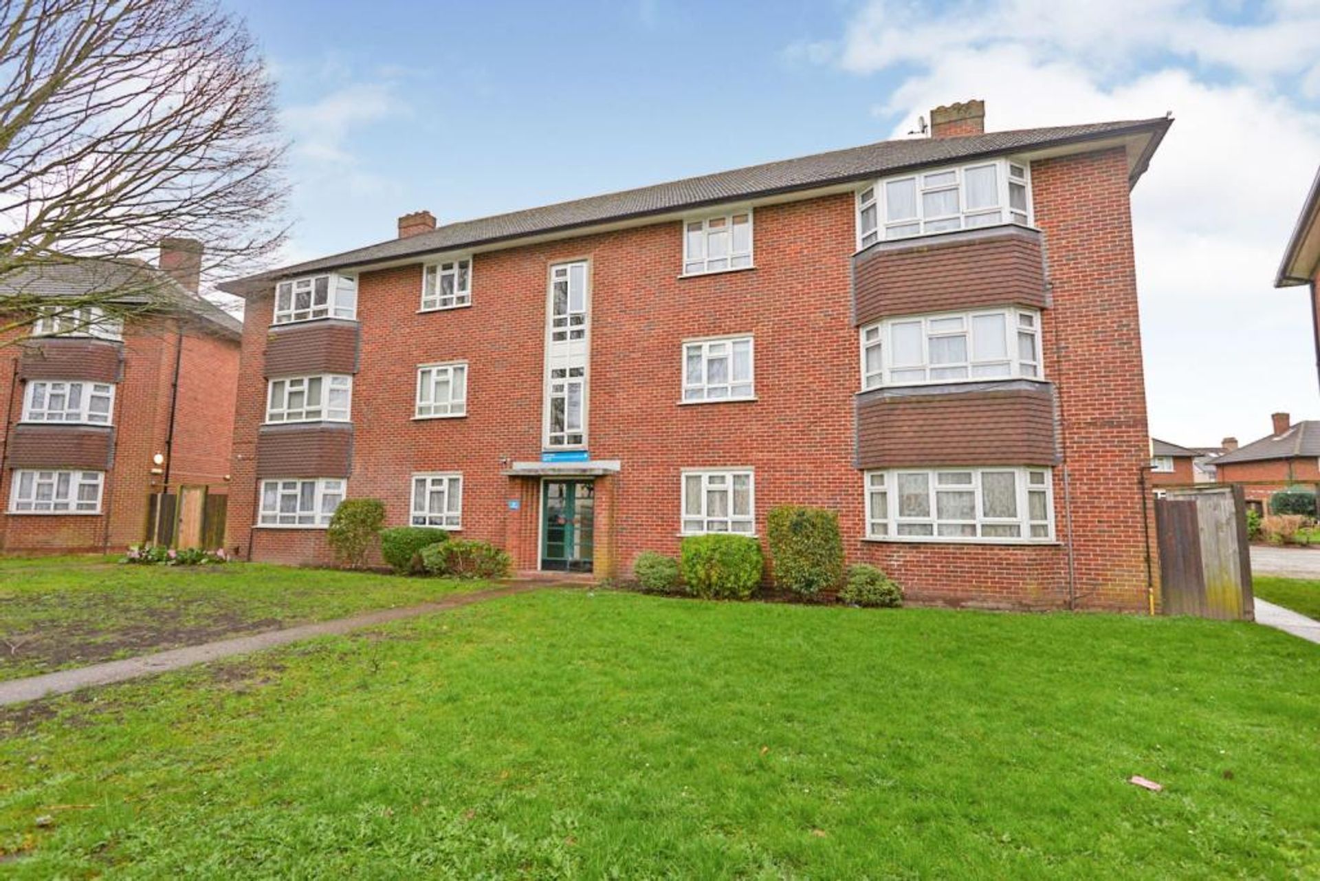 Condominium in Elmers Einde, Bromley 10156396