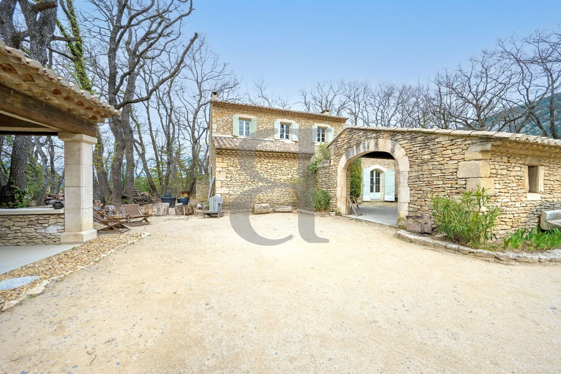 House in L'Isle-sur-la-Sorgue, Provence-Alpes-Côte d'Azur 10157673