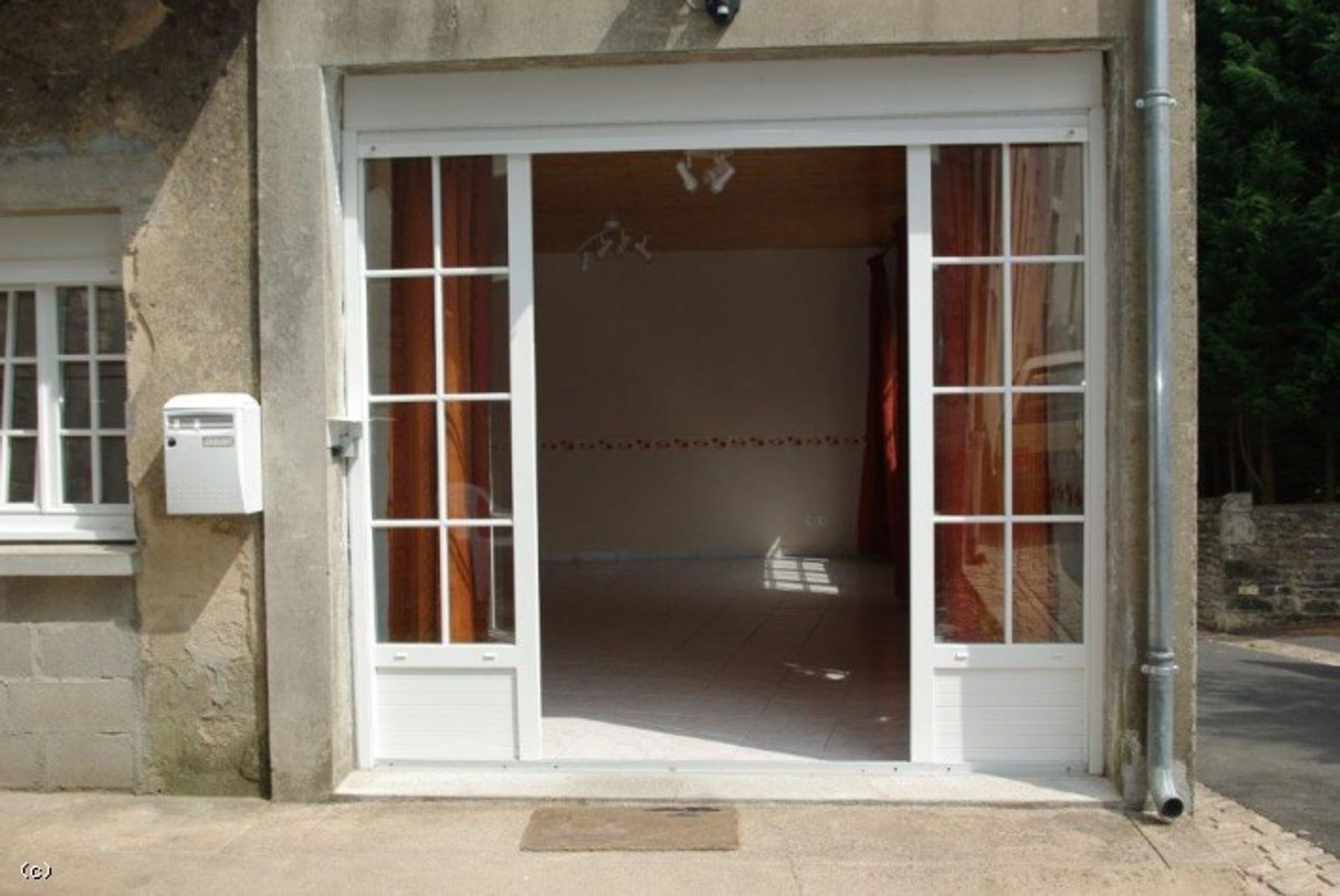 Hus i Charroux, Nouvelle-Aquitaine 10157845