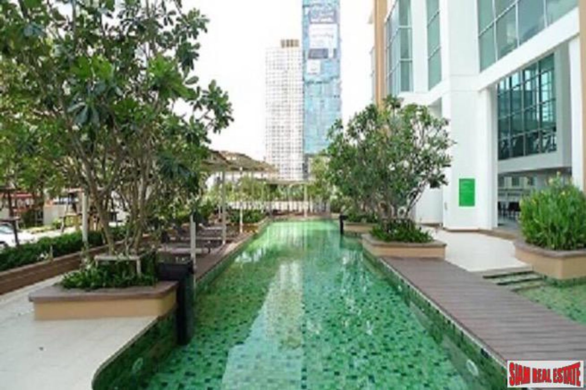 Condominium in Godown, Krung Thep Maha Nakhon 10158490