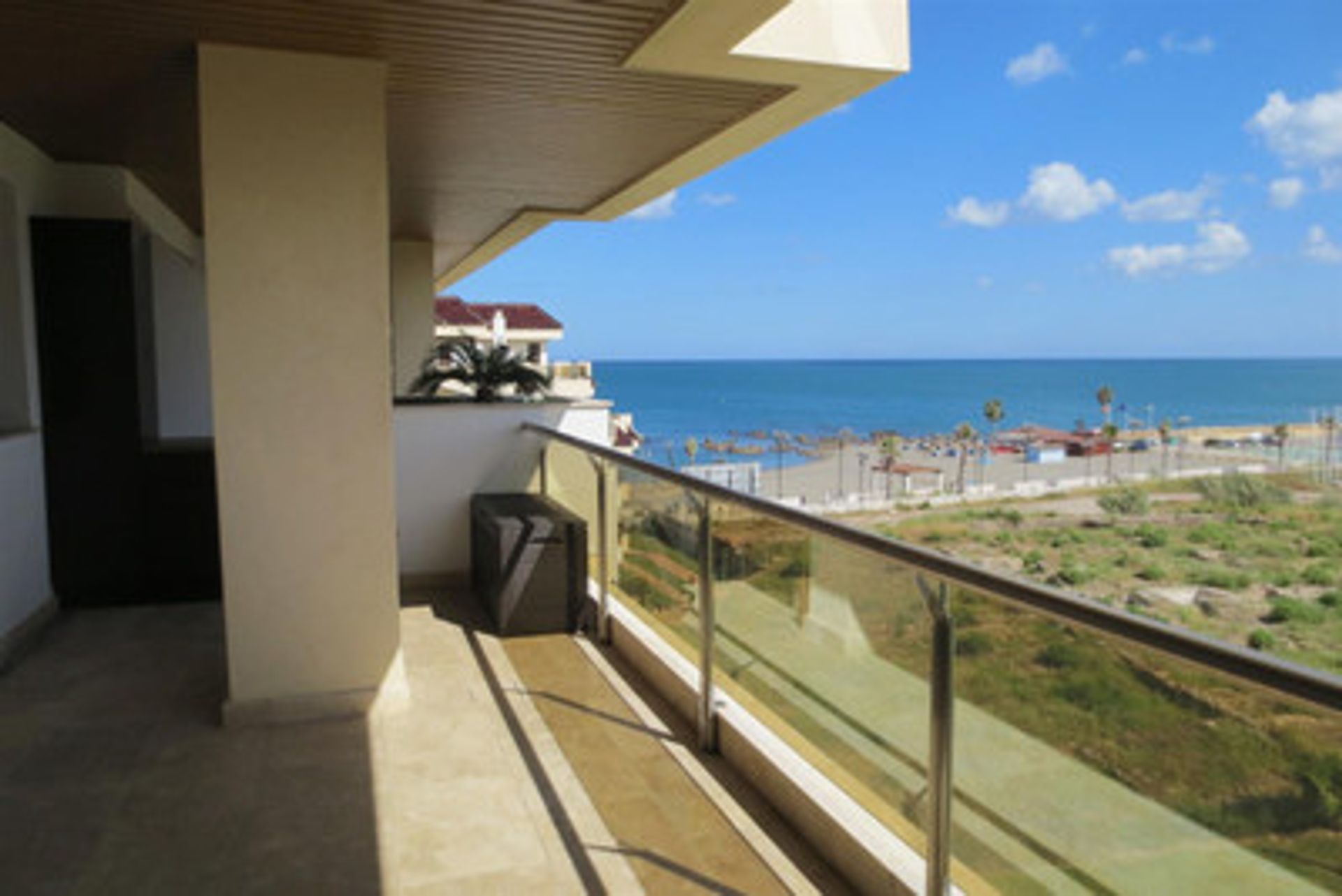 Condominium in Puerto de la Duquesa, Andalusia 10159010