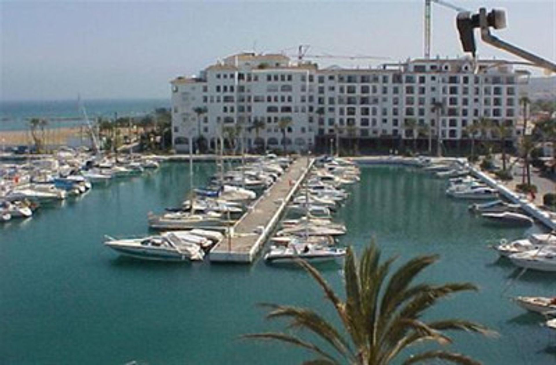 Condominium in Puerto de la Duquesa, Andalusia 10159010