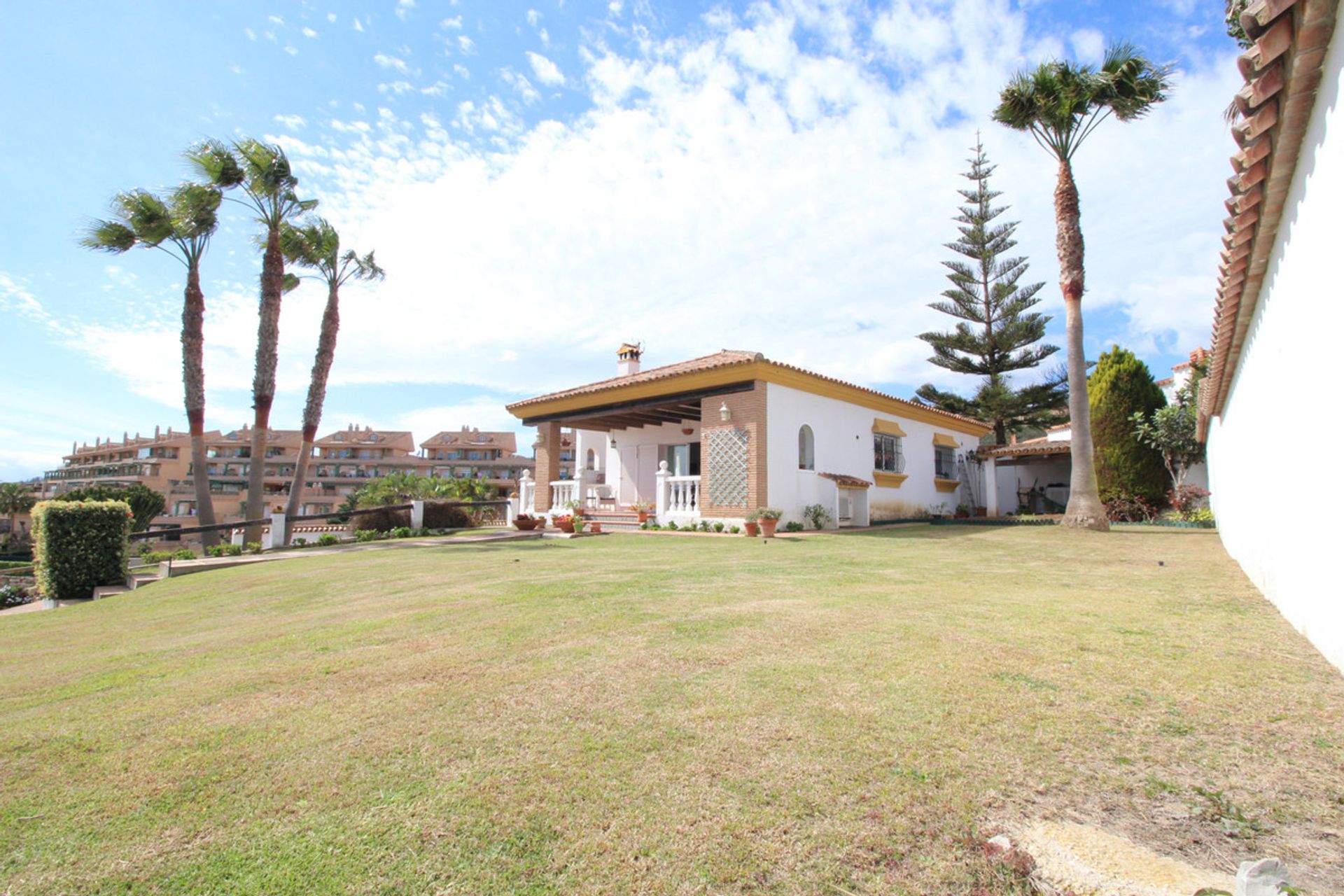 casa en La Alcaidesa, Andalusia 10159222