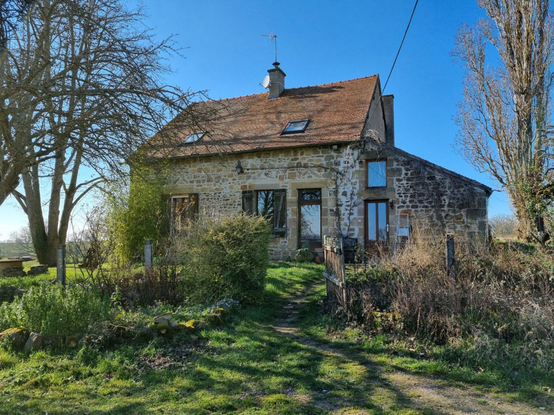 Autre dans Saint-Aubin-le-Monial, Auvergne-Rhône-Alpes 10159506