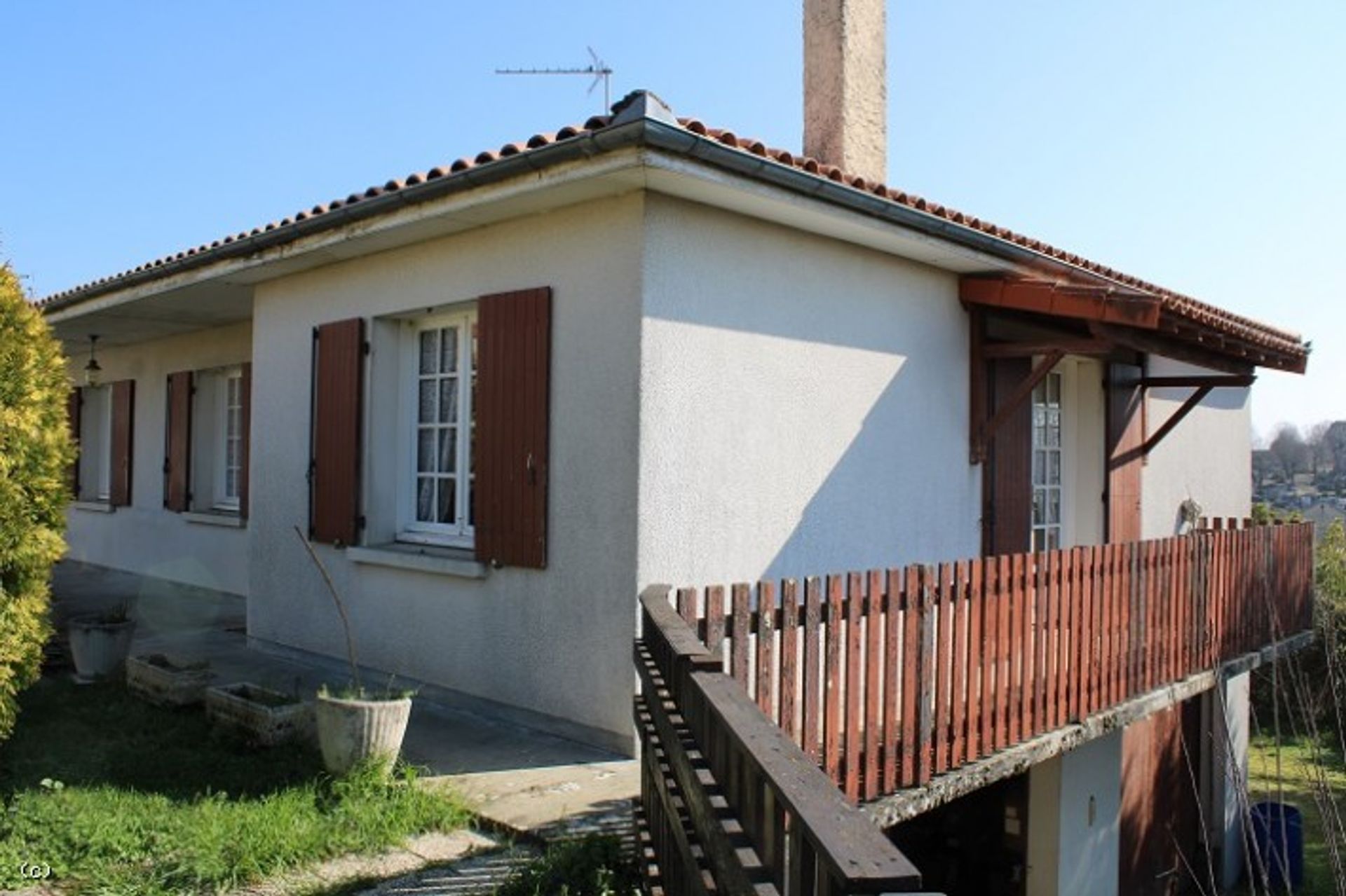 Huis in Ruffec, Nouvelle-Aquitaine 10160087