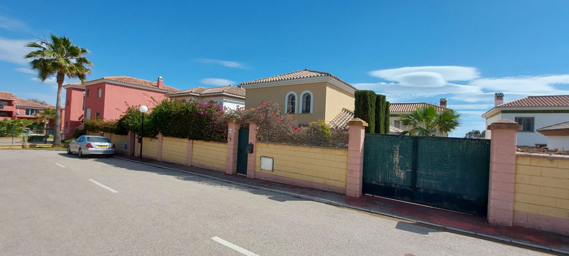 Casa nel Puerto de la Duquesa, Andalusia 10160341