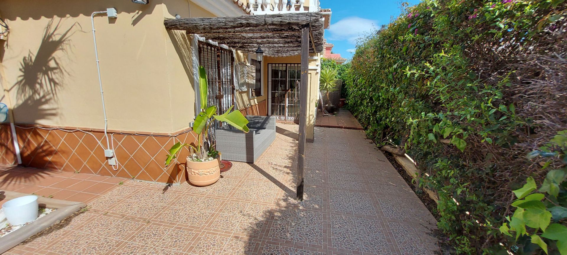 Casa nel Puerto de la Duquesa, Andalusia 10160341