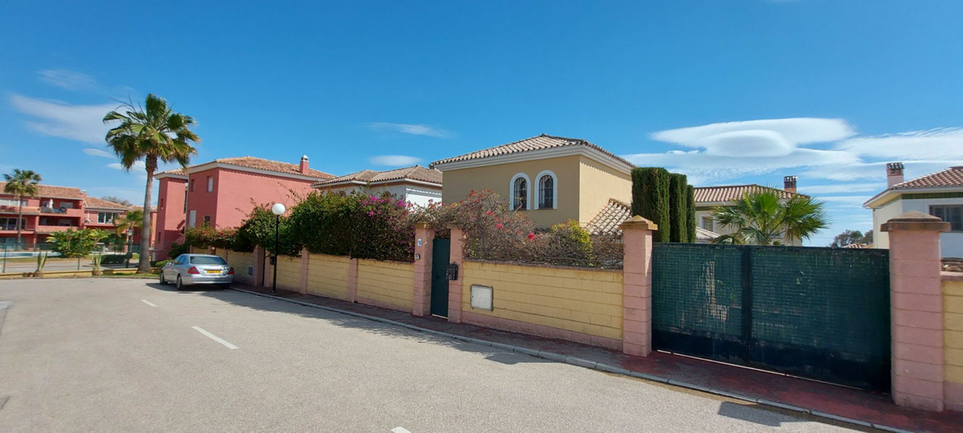 Casa nel Puerto de la Duquesa, Andalusia 10160341