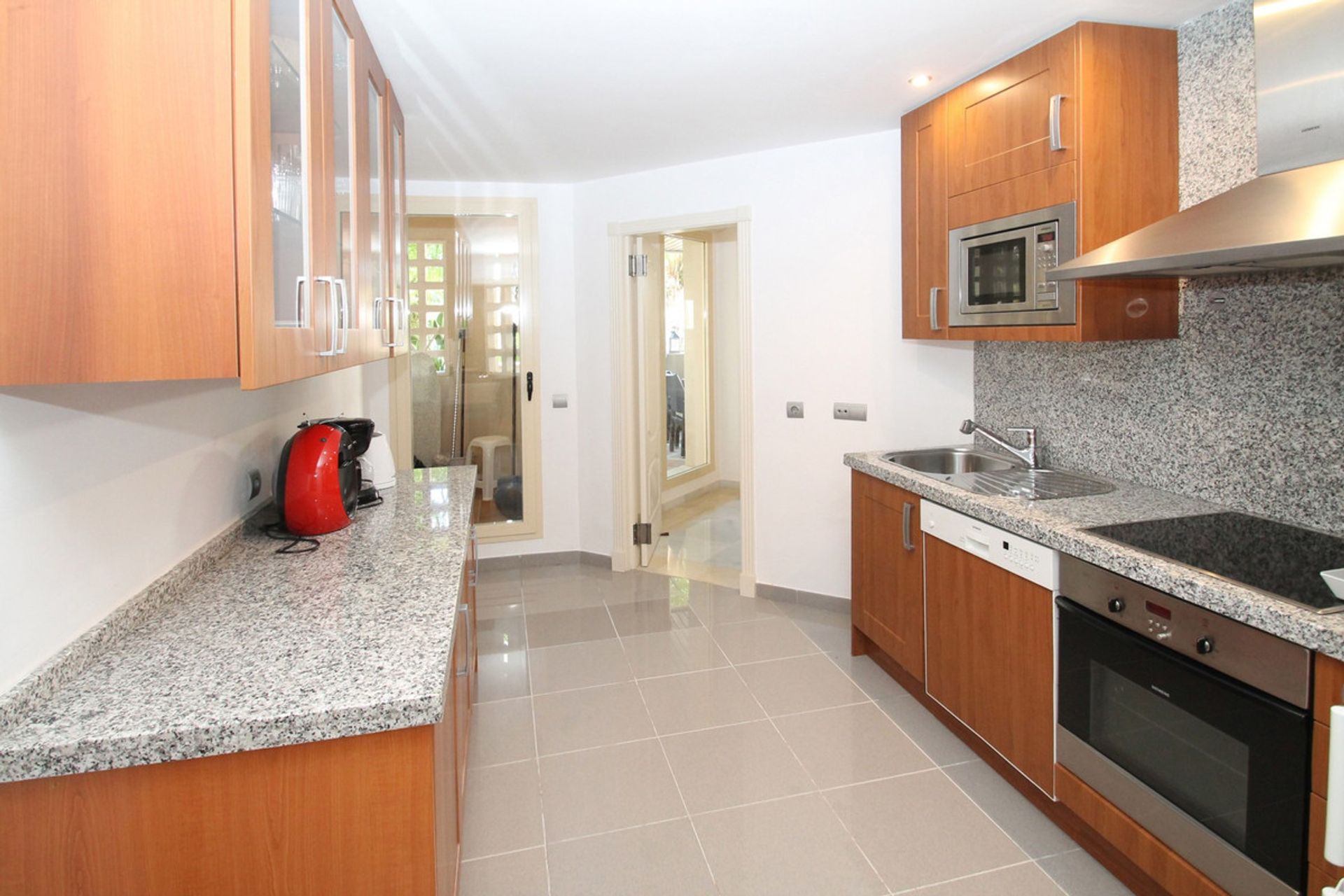 Condominium in Marbella, Andalucía 10160342