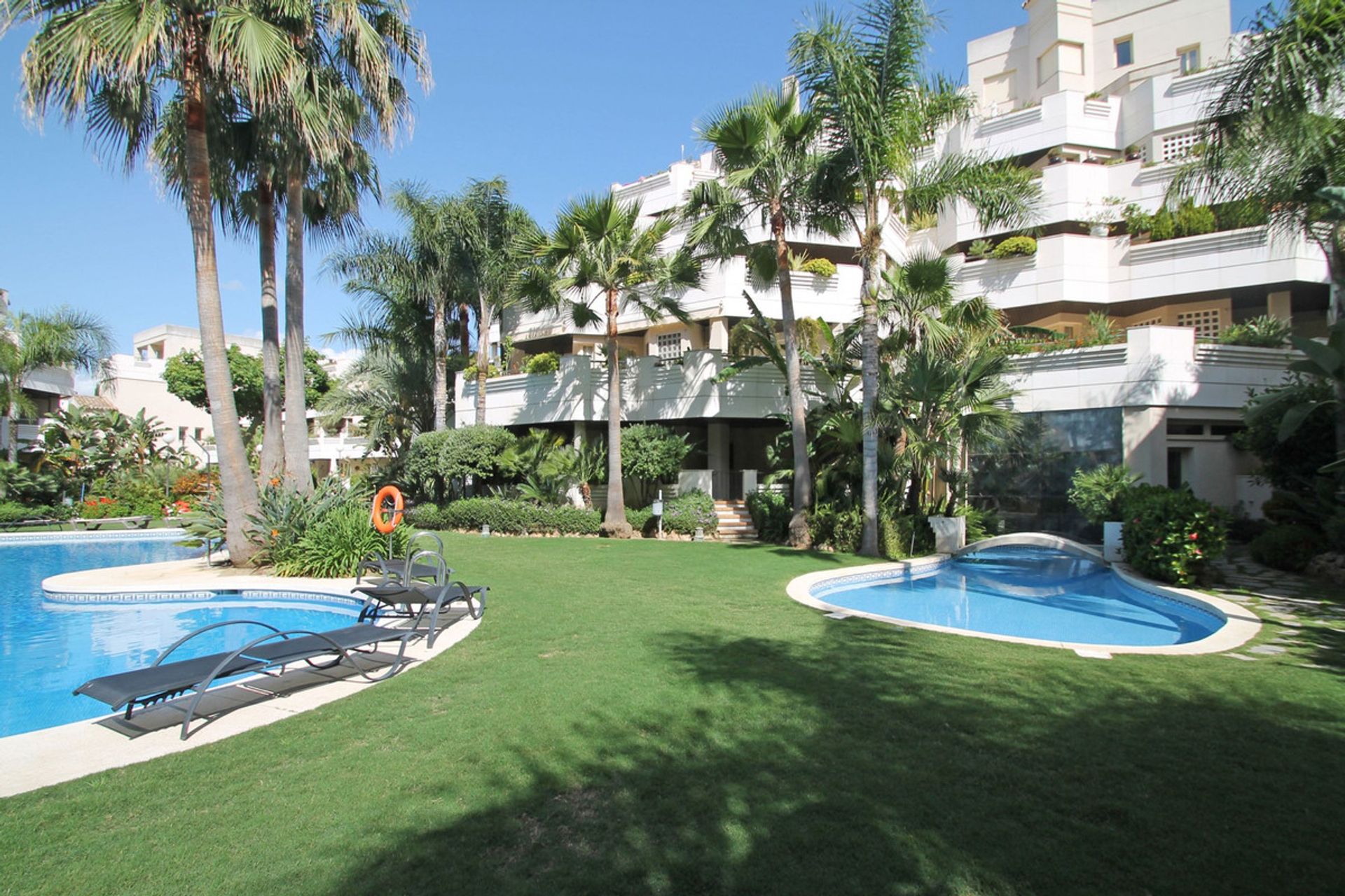 Condominium in Marbella, Andalucía 10160342