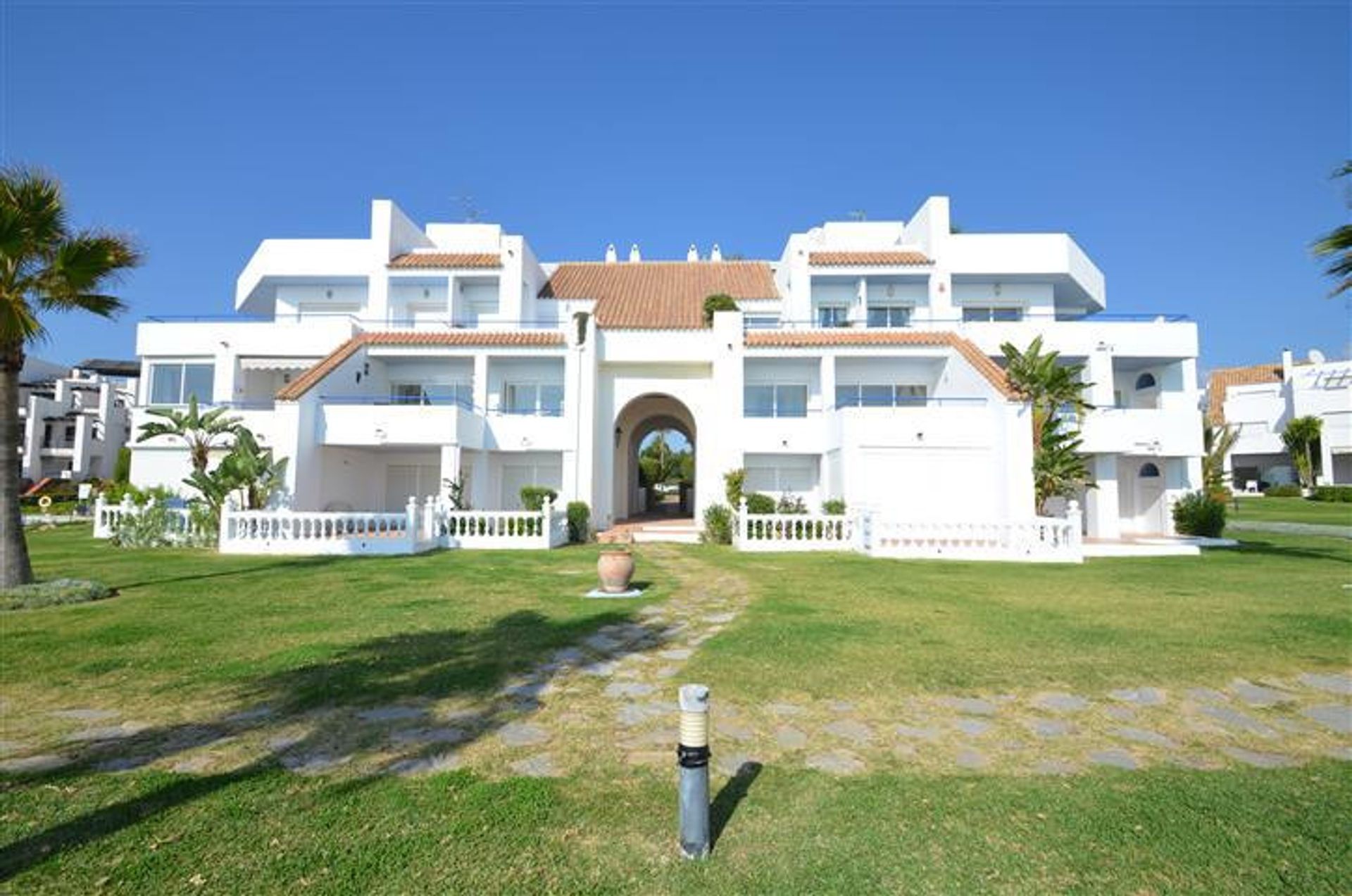 Condominium dans Casares, Andalusia 10162000