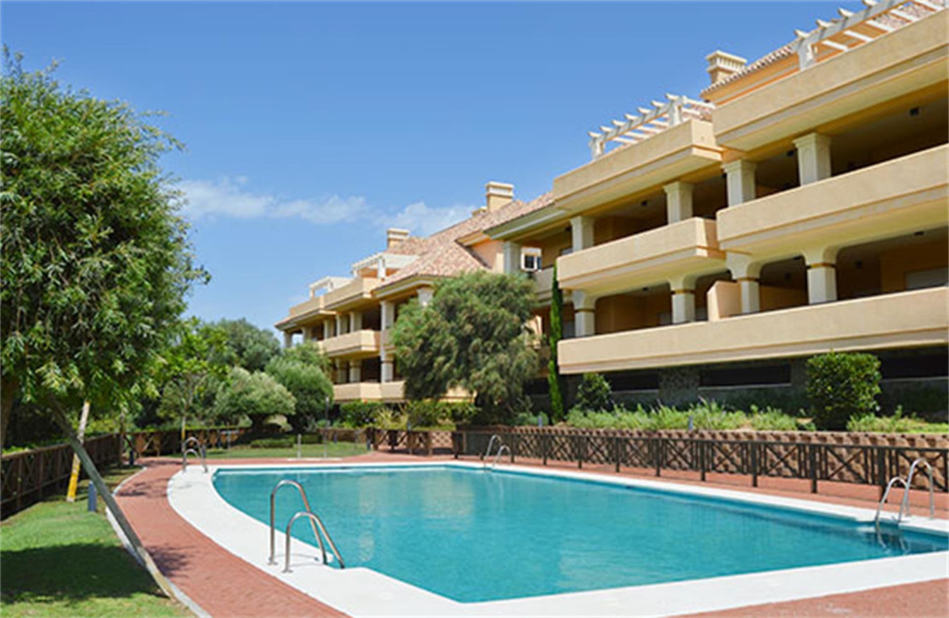 Condominium dans Sotogrande, Andalusia 10162067