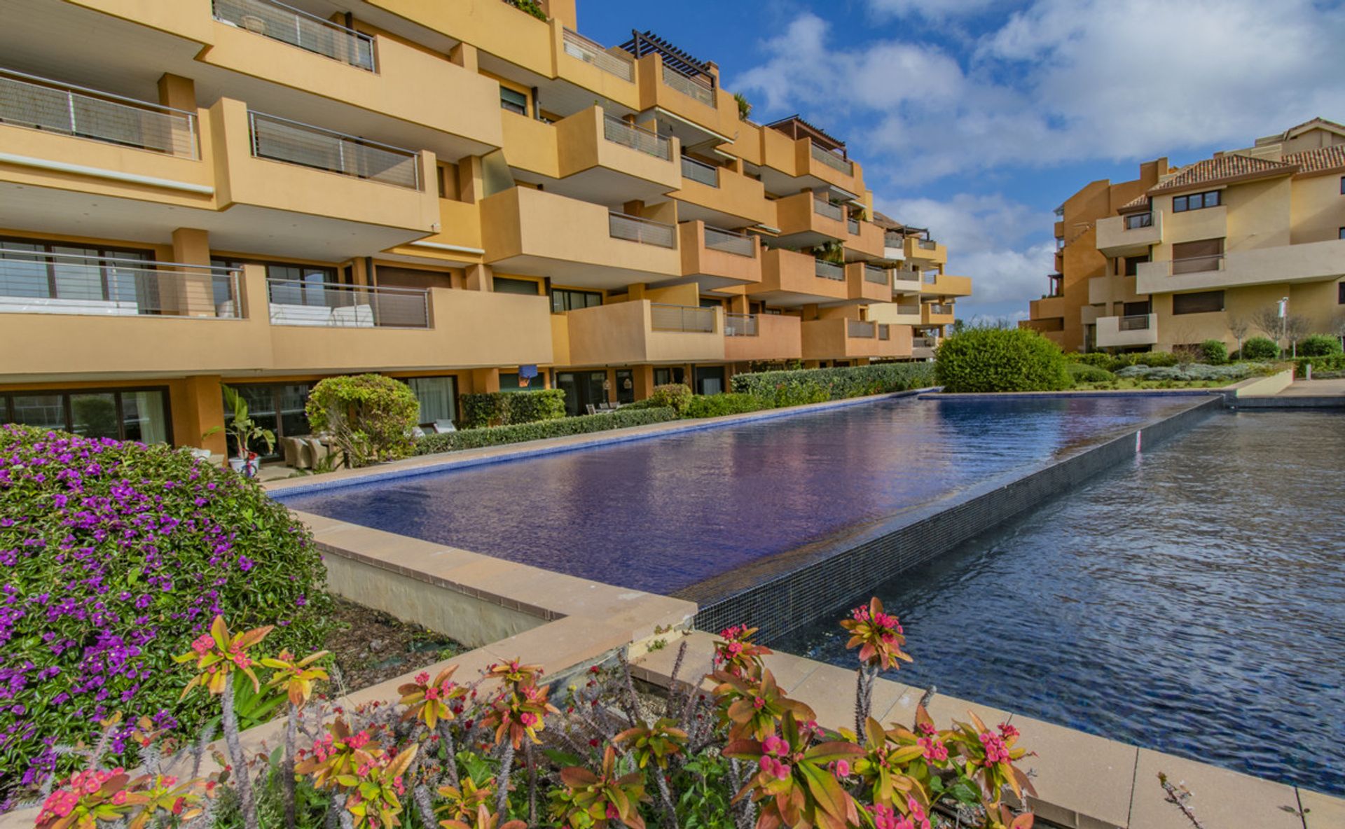 Condominium in Sotogrande, Andalusia 10162110