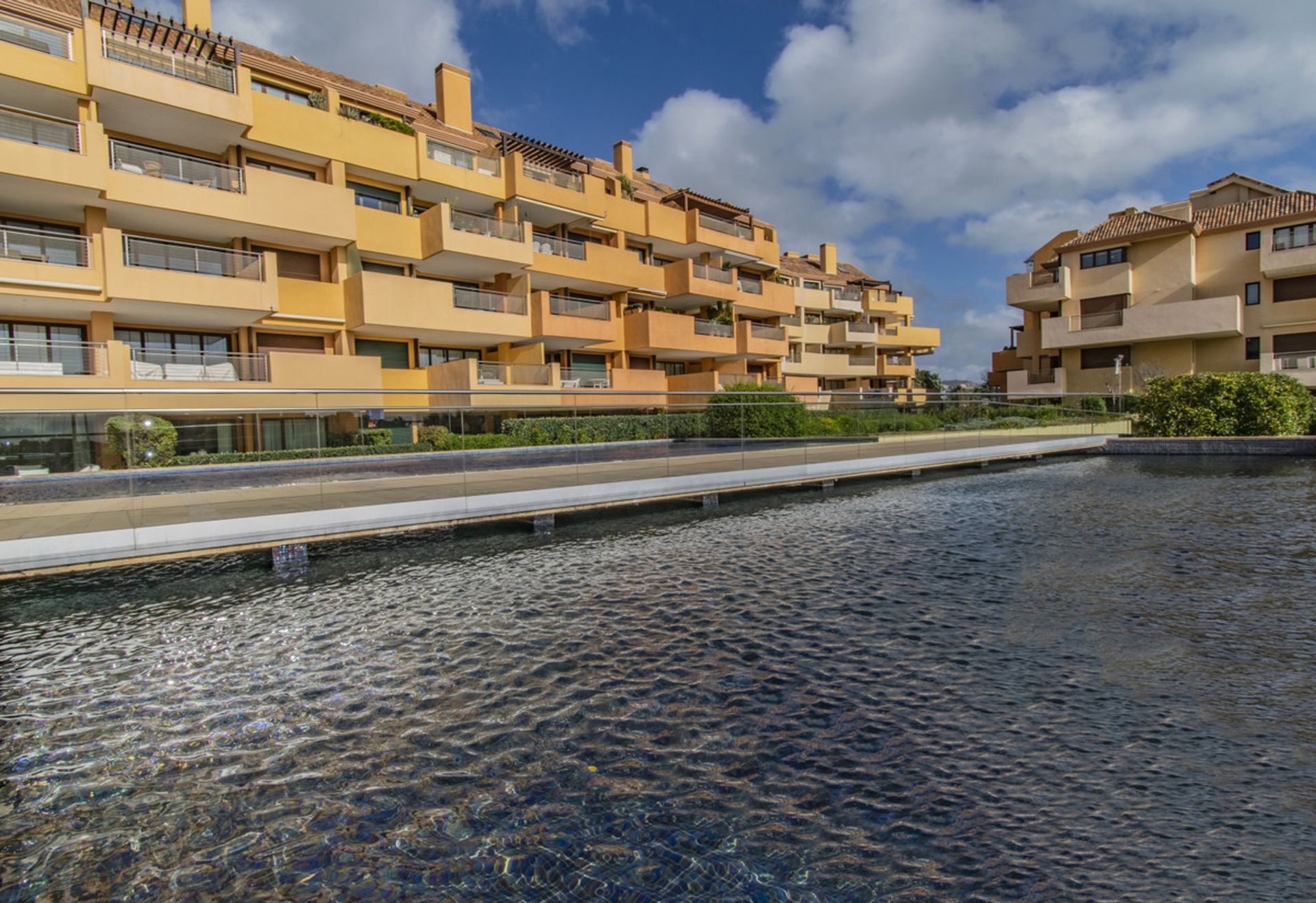 Condominium in Sotogrande, Andalusia 10162110