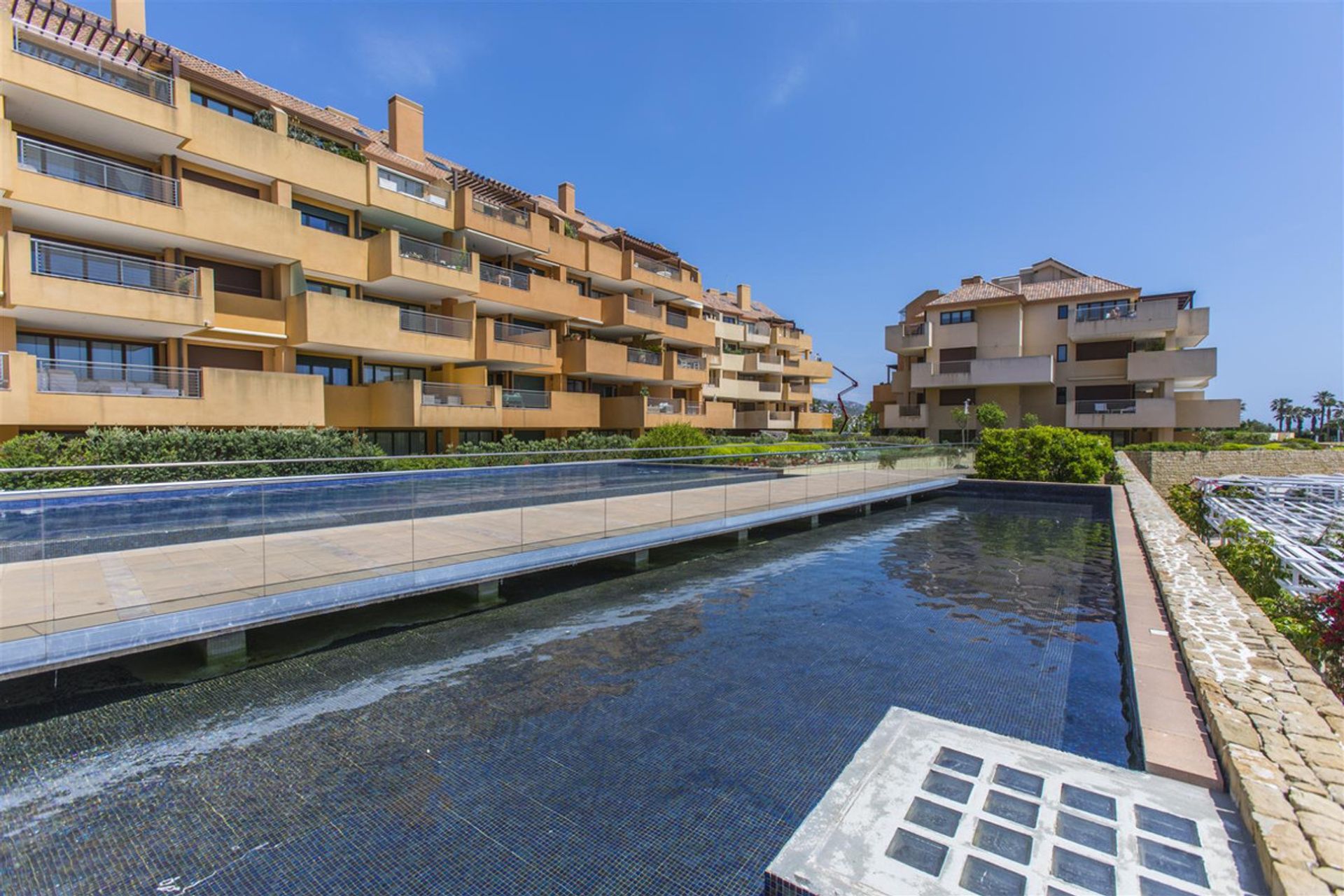 Condominium in Sotogrande, Andalusia 10162110