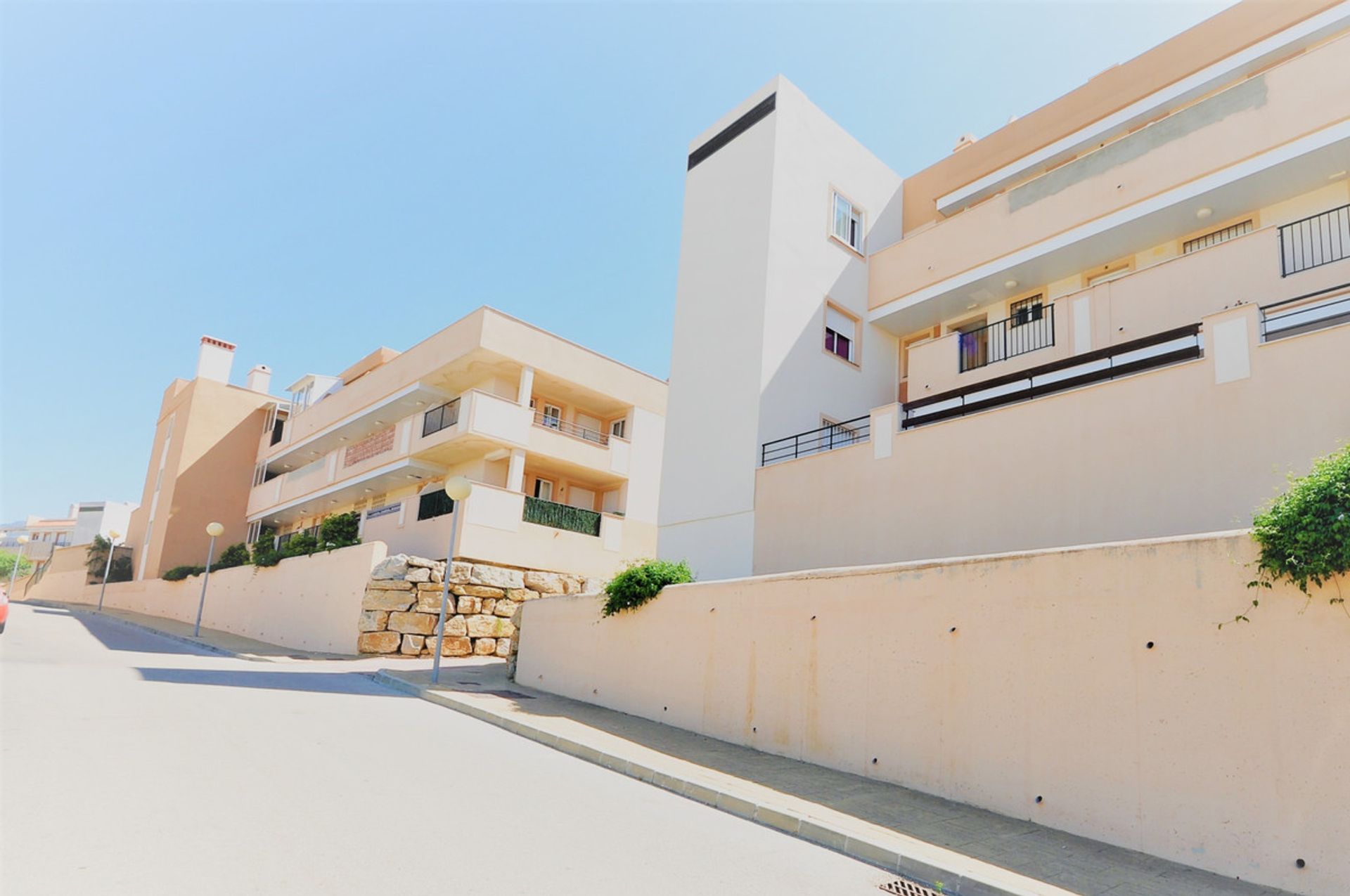 Condominium in Casares, Andalusia 10162302