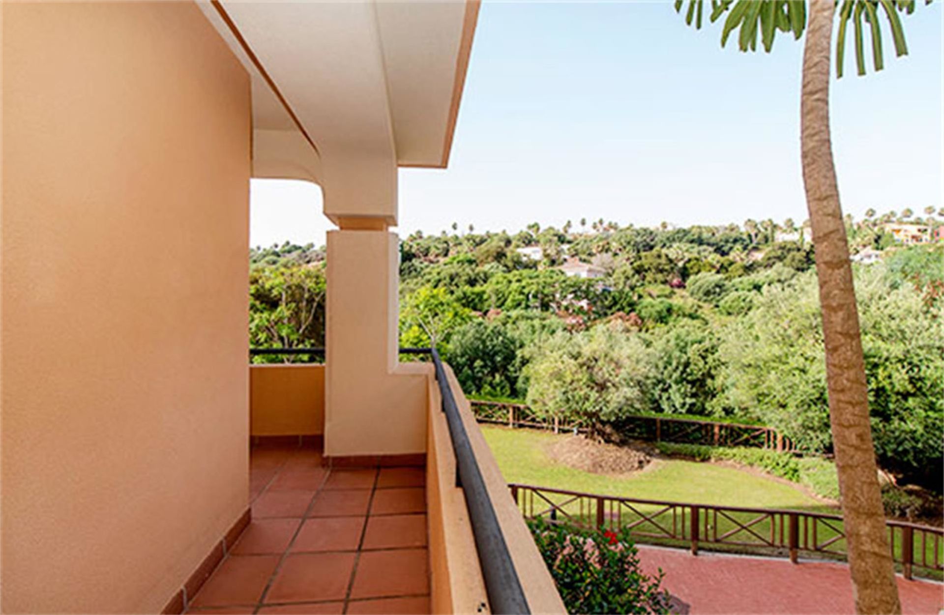 Condominium in Sotogrande, Andalusia 10162643