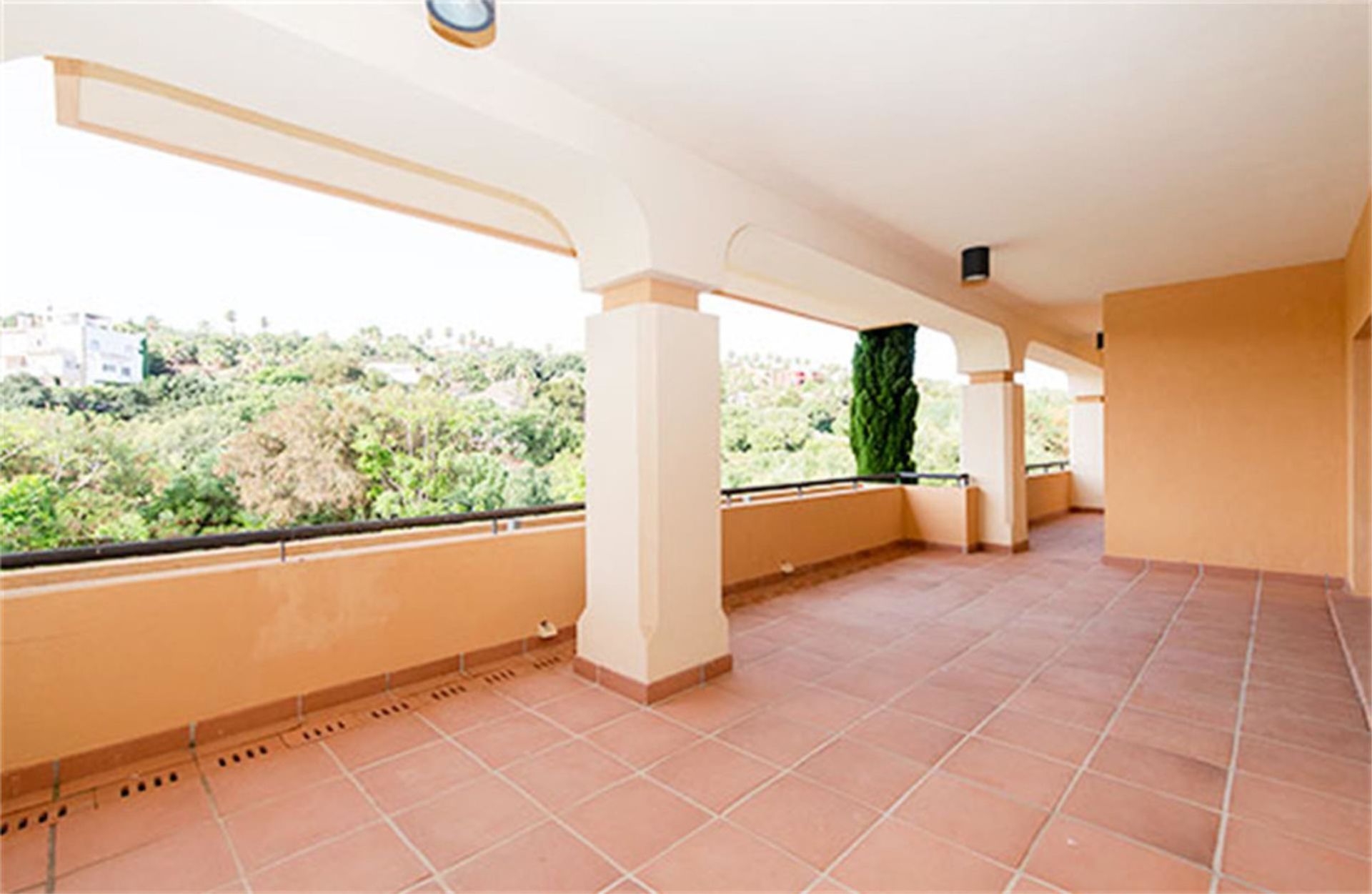 Condominium in Sotogrande, Andalusia 10162643