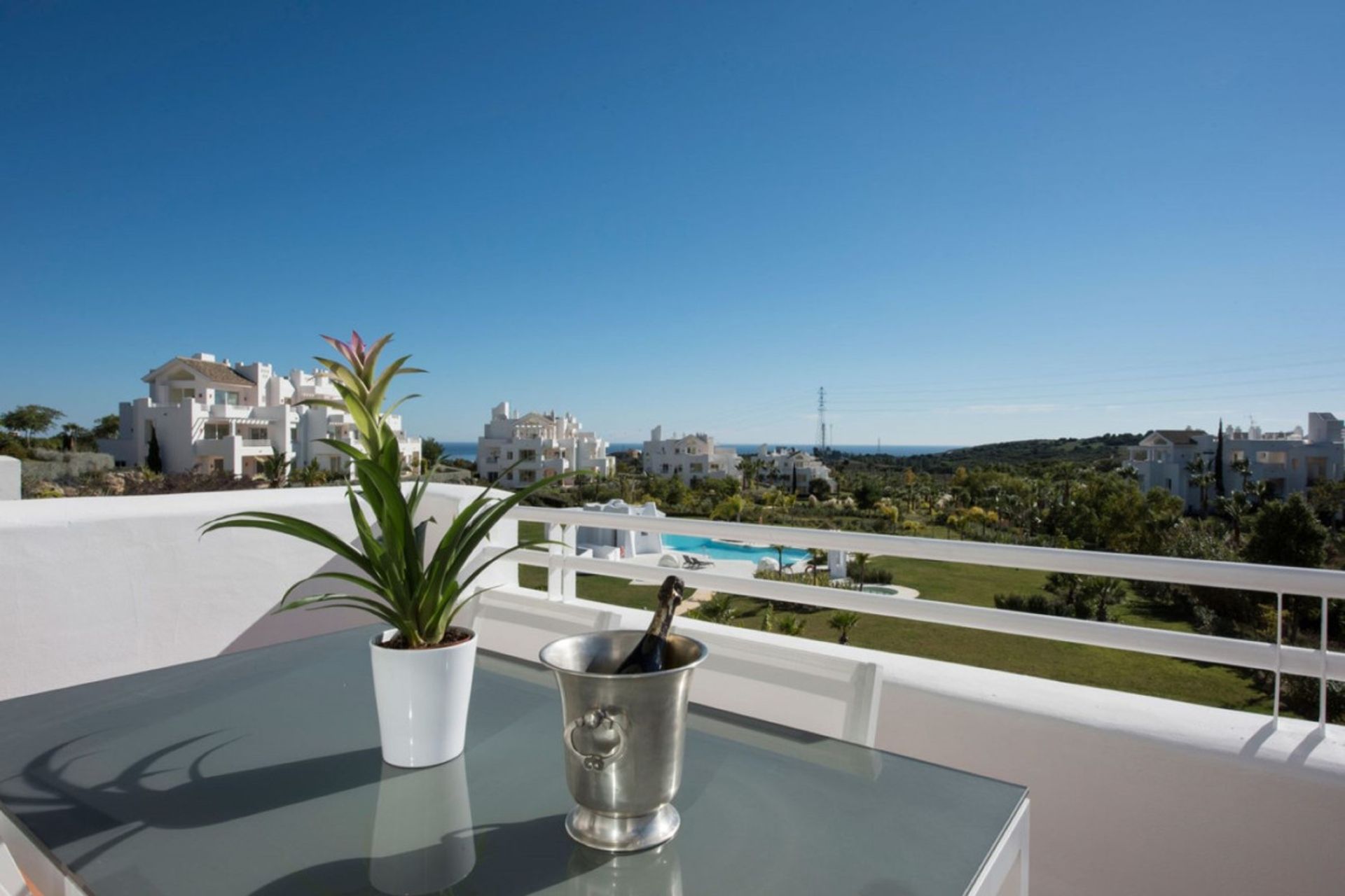 Condominium dans Casares, Andalusia 10162848